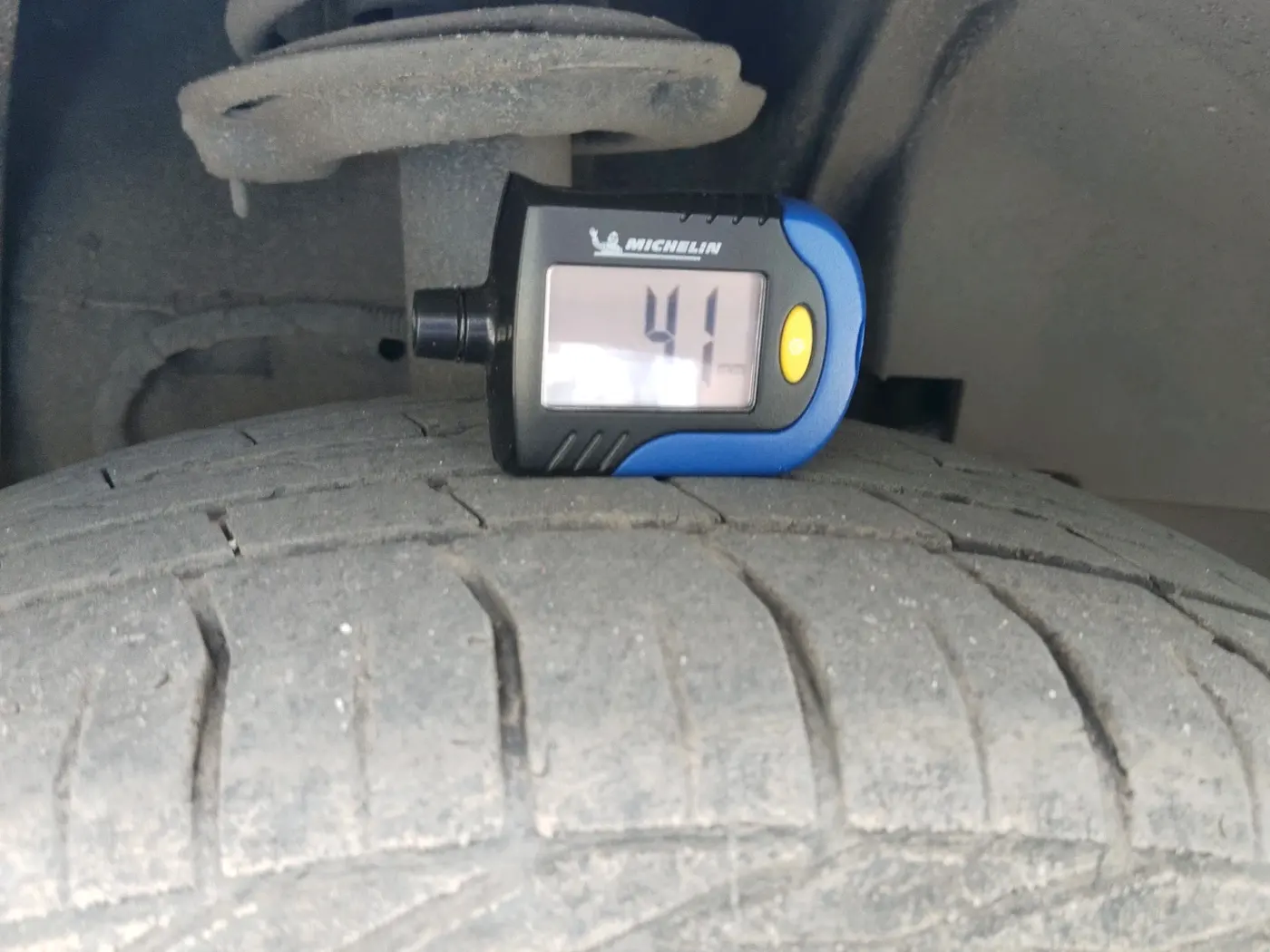 2020 Tata NEXON XZA PLUS SUNROOF PETROL, Petrol, Automatic, 45,001 km, tyre