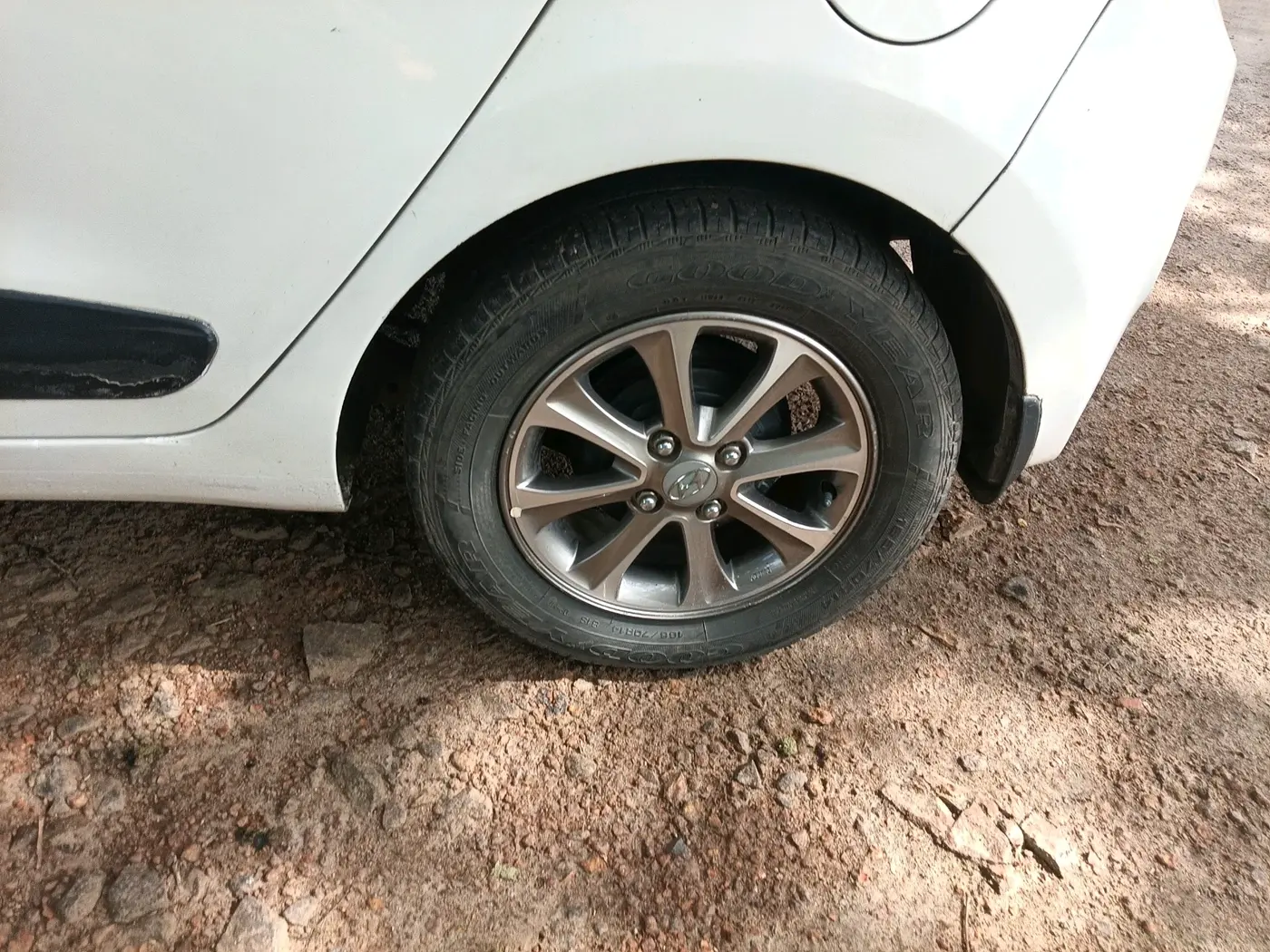 2016 Hyundai Grand i10 ASTA AT 1.2 KAPPA VTVT, Petrol, Automatic, 71,990 km, tyre
