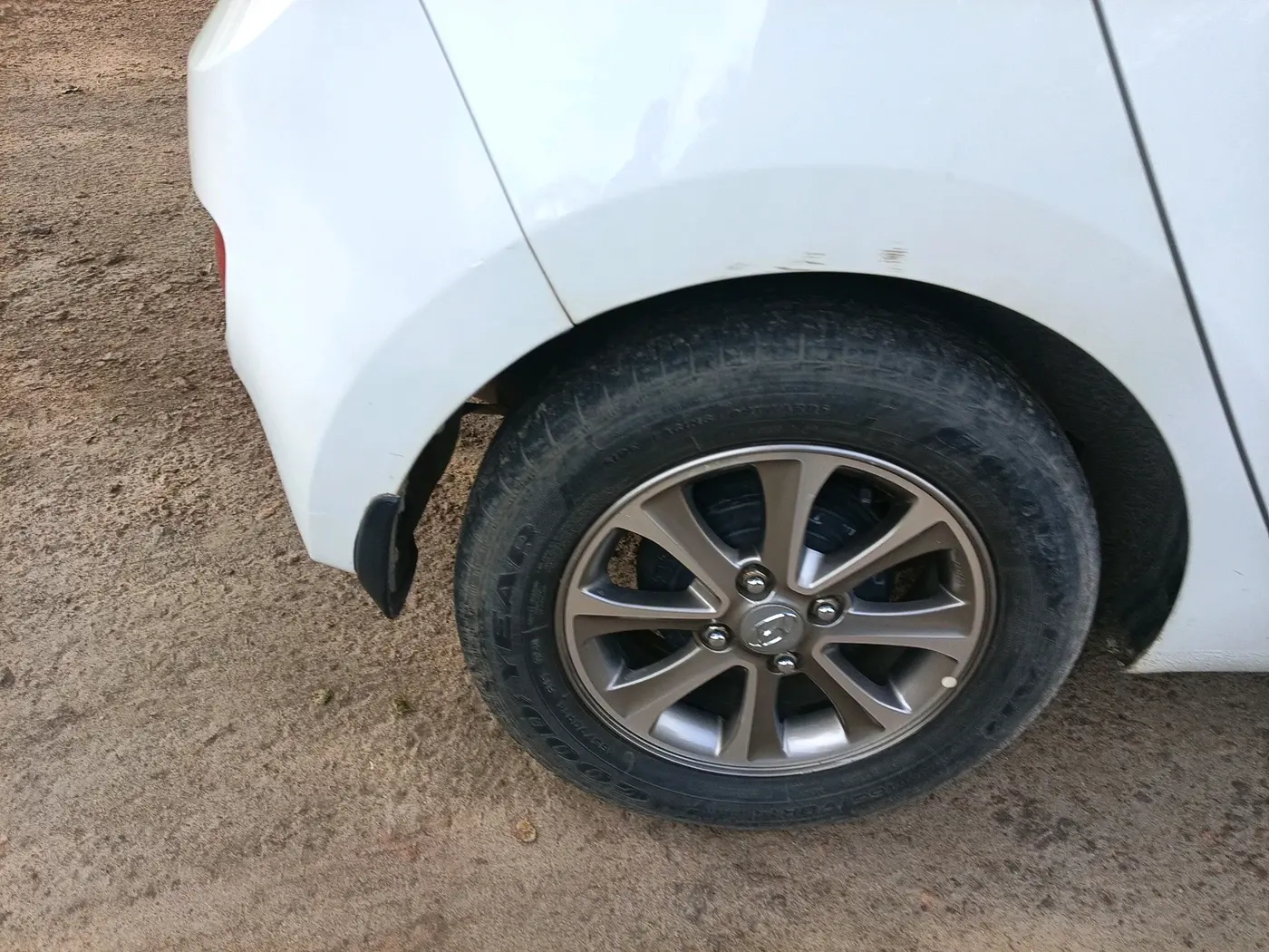 2016 Hyundai Grand i10 ASTA AT 1.2 KAPPA VTVT, Petrol, Automatic, 71,990 km, tyre