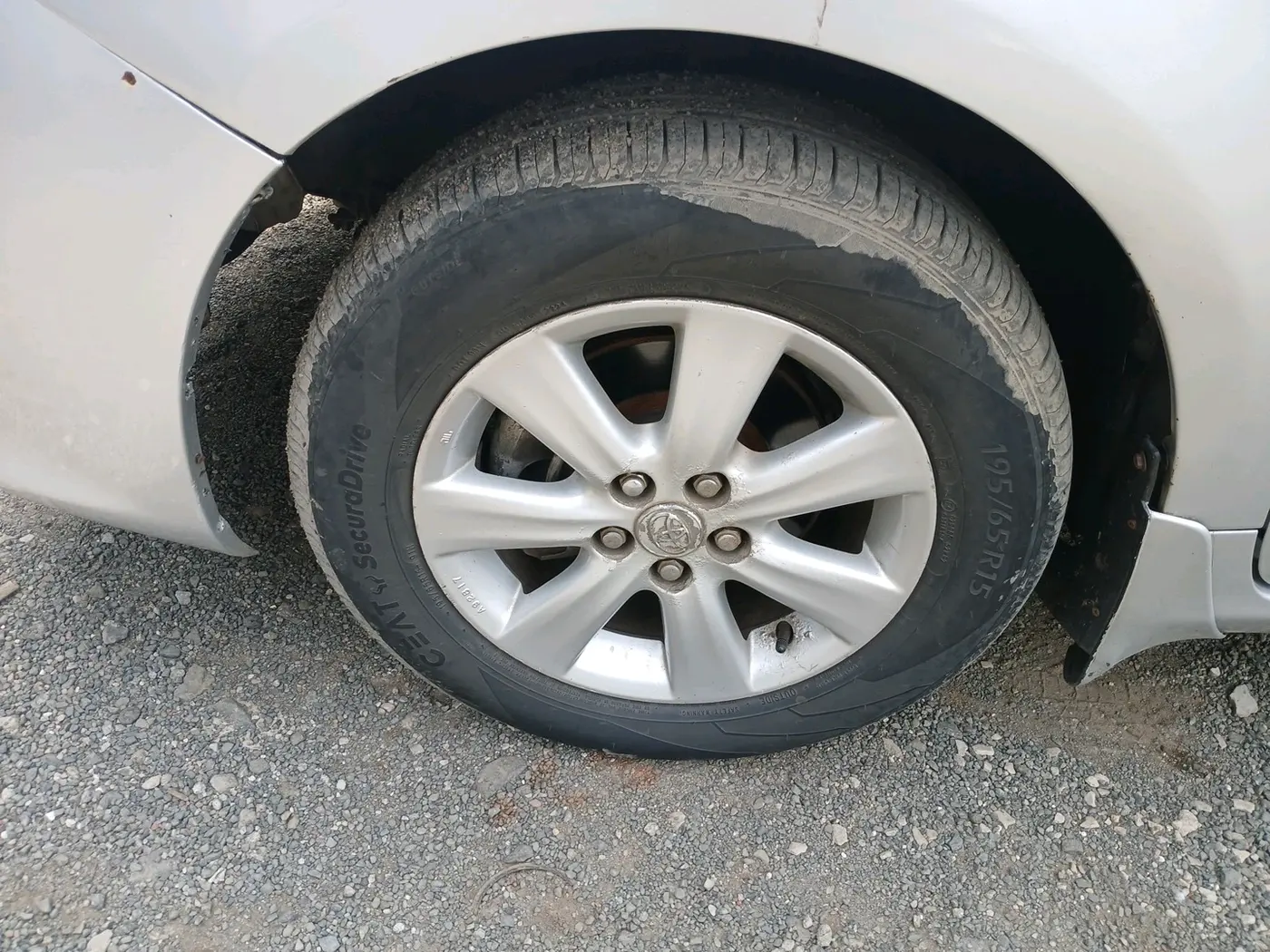 2011 Toyota Corolla Altis VL AT PETROL, CNG, Automatic, 1,05,208 km, tyre
