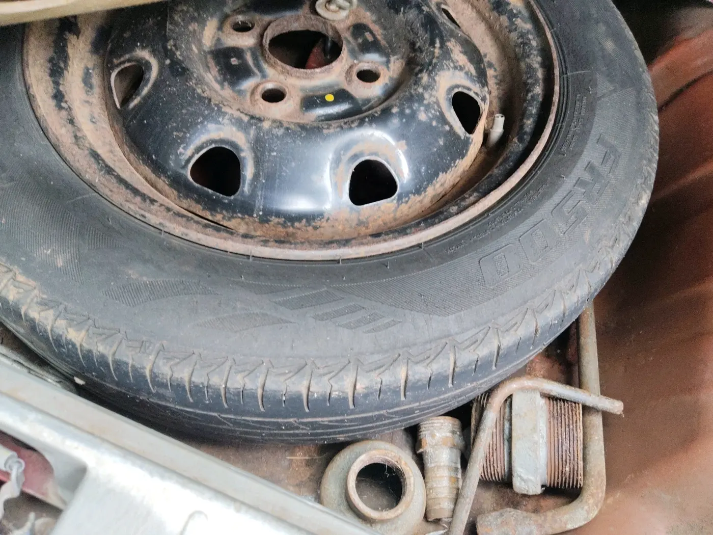 2011 Maruti Alto K10 VXI, Petrol, Manual, 1,01,607 km, tyre