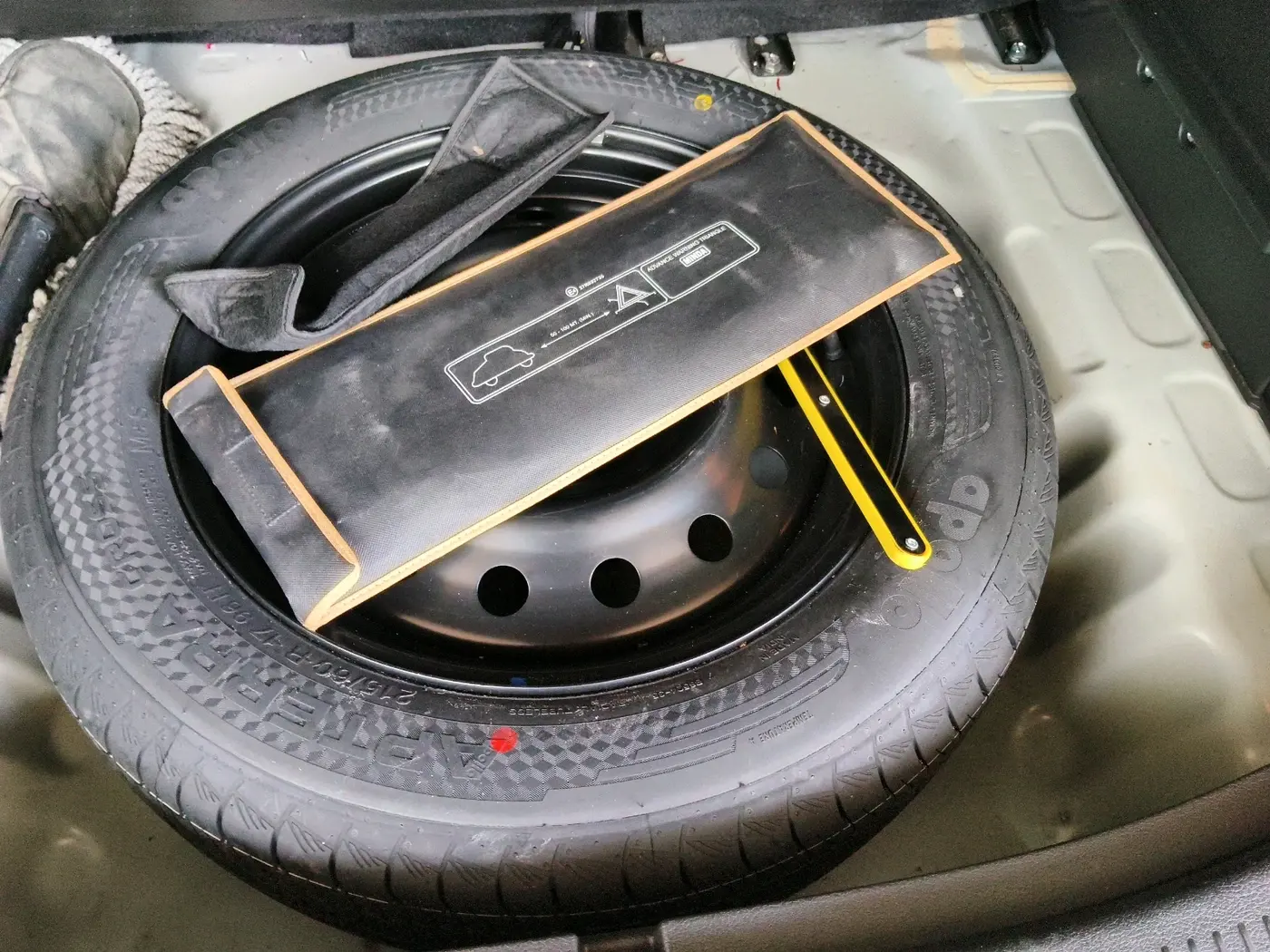 2024 Maruti Grand Vitara DELTA SMART HYBRID, Petrol, Manual, 66,907 km, tyre