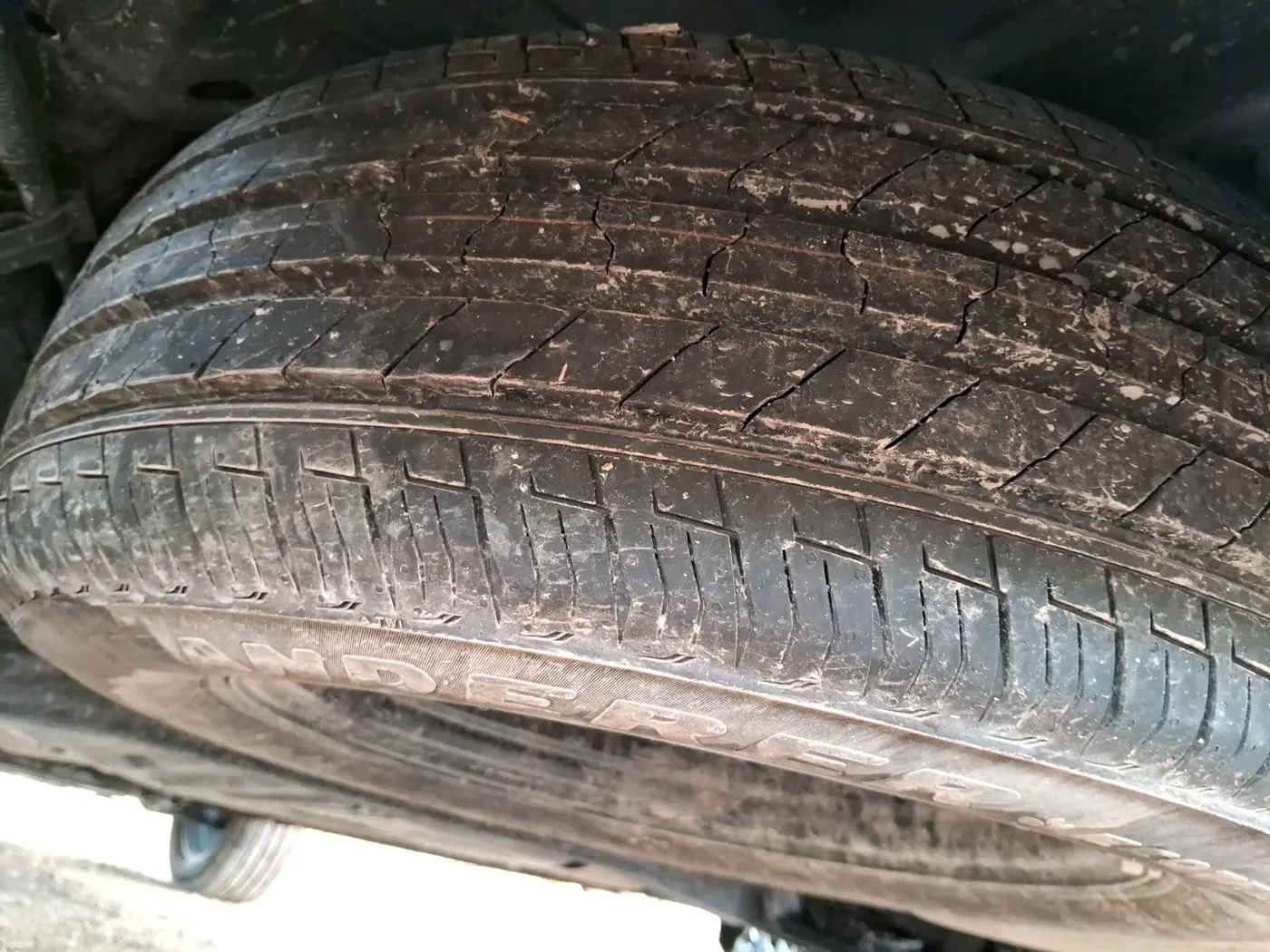 2026 Tata Sierra Accomplished Plus 1.5 Turbo Hyperion AT, Petrol, Automatic, 3,747 km, tyre