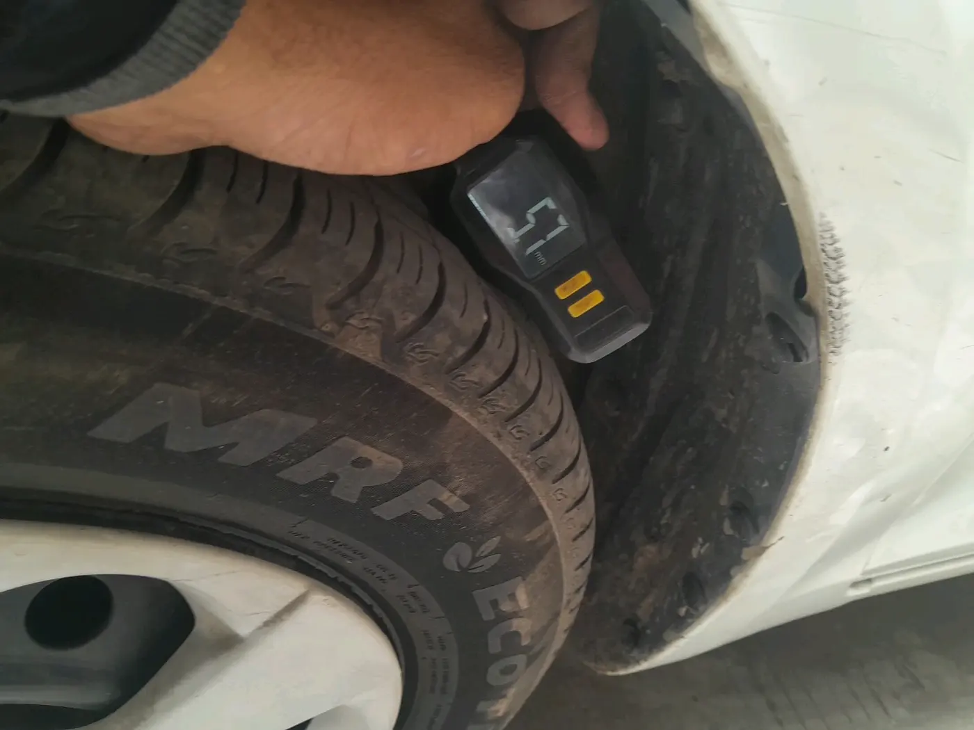 2013 Maruti Swift Dzire VXI, Petrol, Manual, 84,851 km, tyre