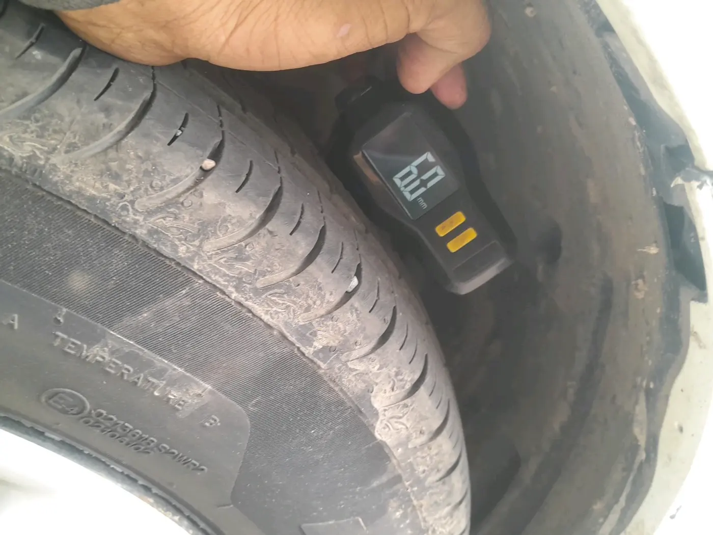 2013 Maruti Swift Dzire VXI, Petrol, Manual, 84,851 km, tyre