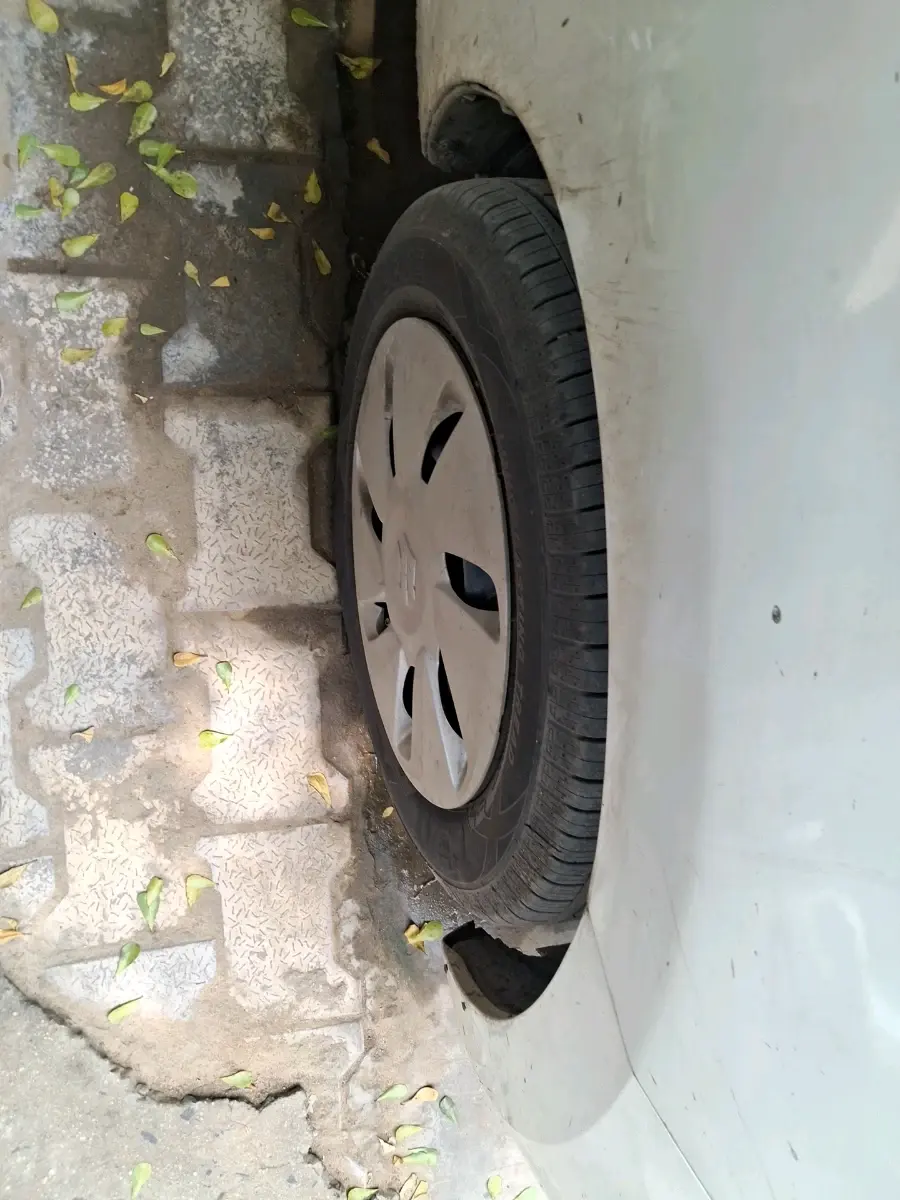 2015 Maruti Celerio VXI, CNG, Manual, 1,52,435 km, tyre