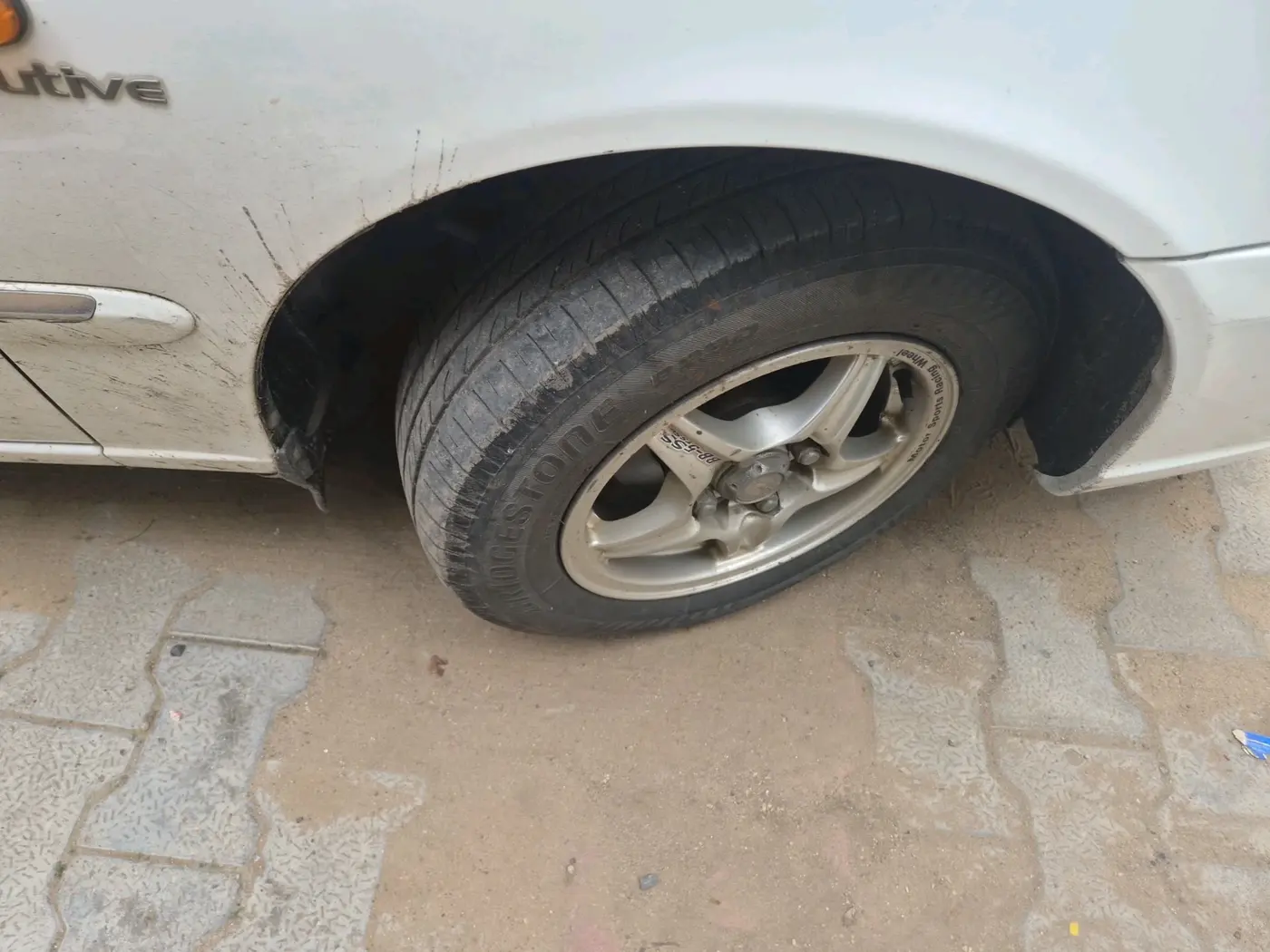 2011 Hyundai Accent GLE, Petrol, Manual, 1,00,319 km, tyre