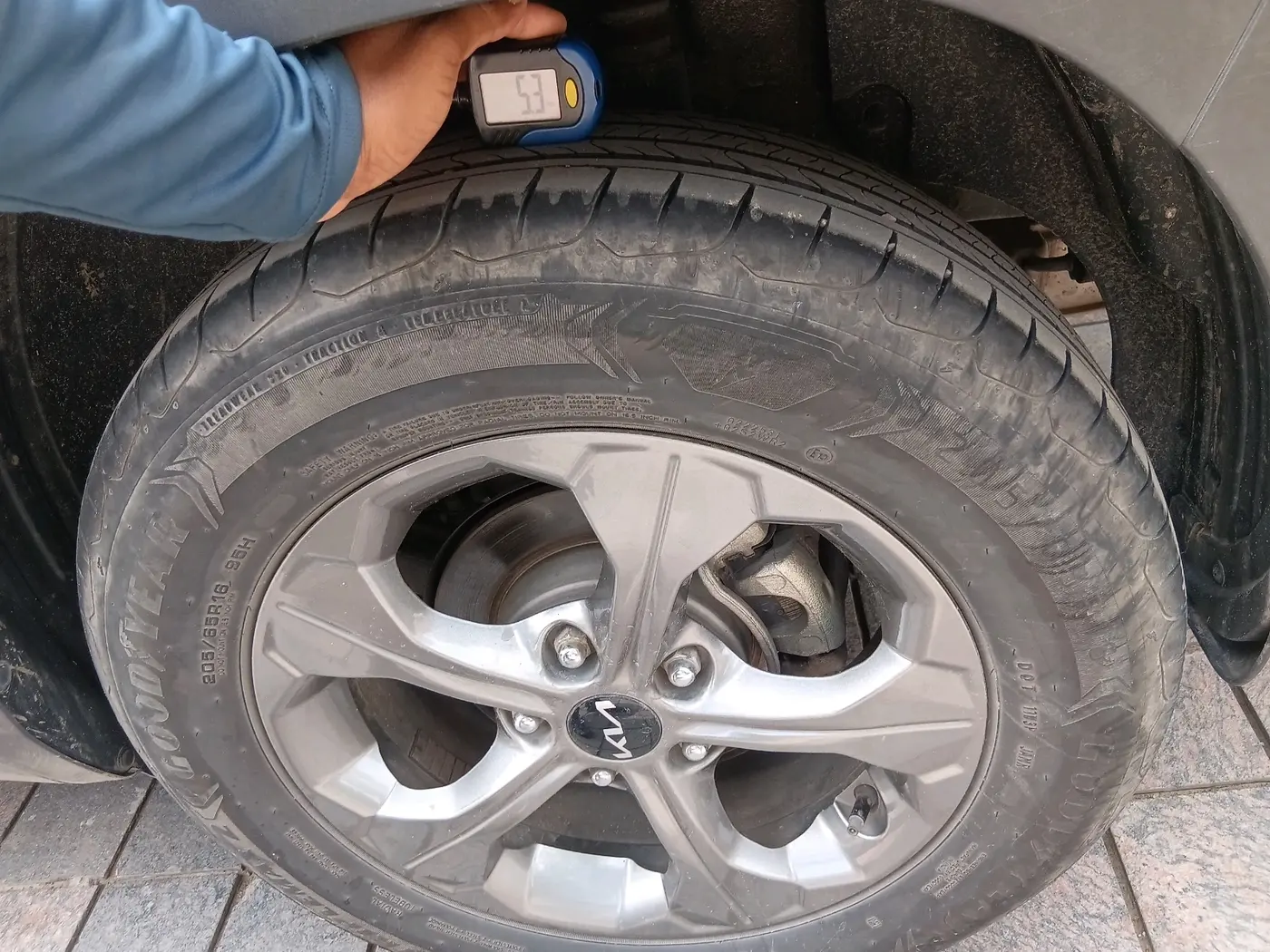 2023 KIA SELTOS HTK PLUS 1.5, Petrol, Manual, 20,519 km, tyre