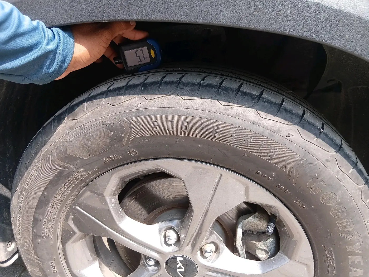 2023 KIA SELTOS HTK PLUS 1.5, Petrol, Manual, 20,519 km, tyre