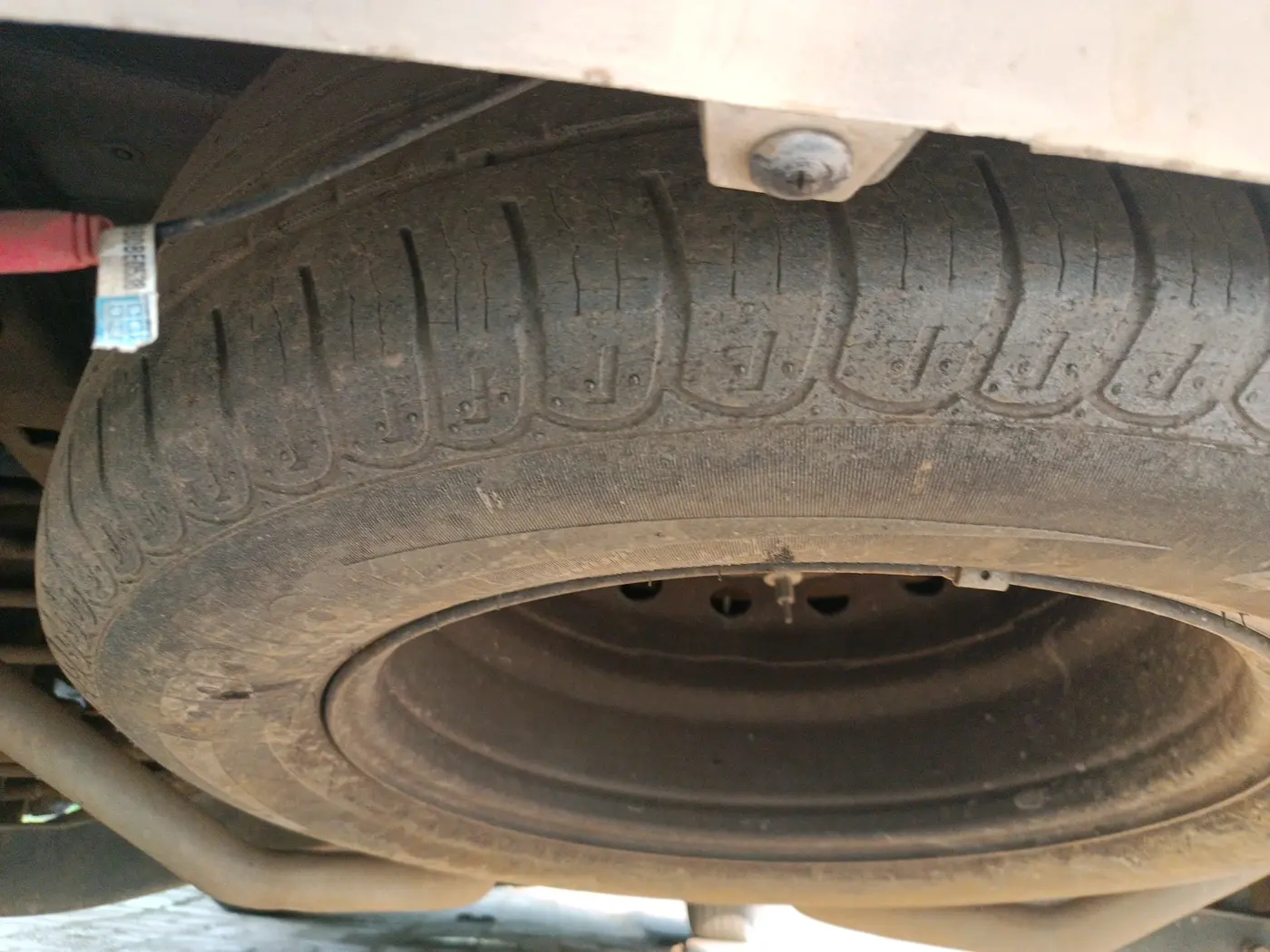 2018 Mahindra XUV500 W4, Diesel, Manual, 96,894 km, tyre