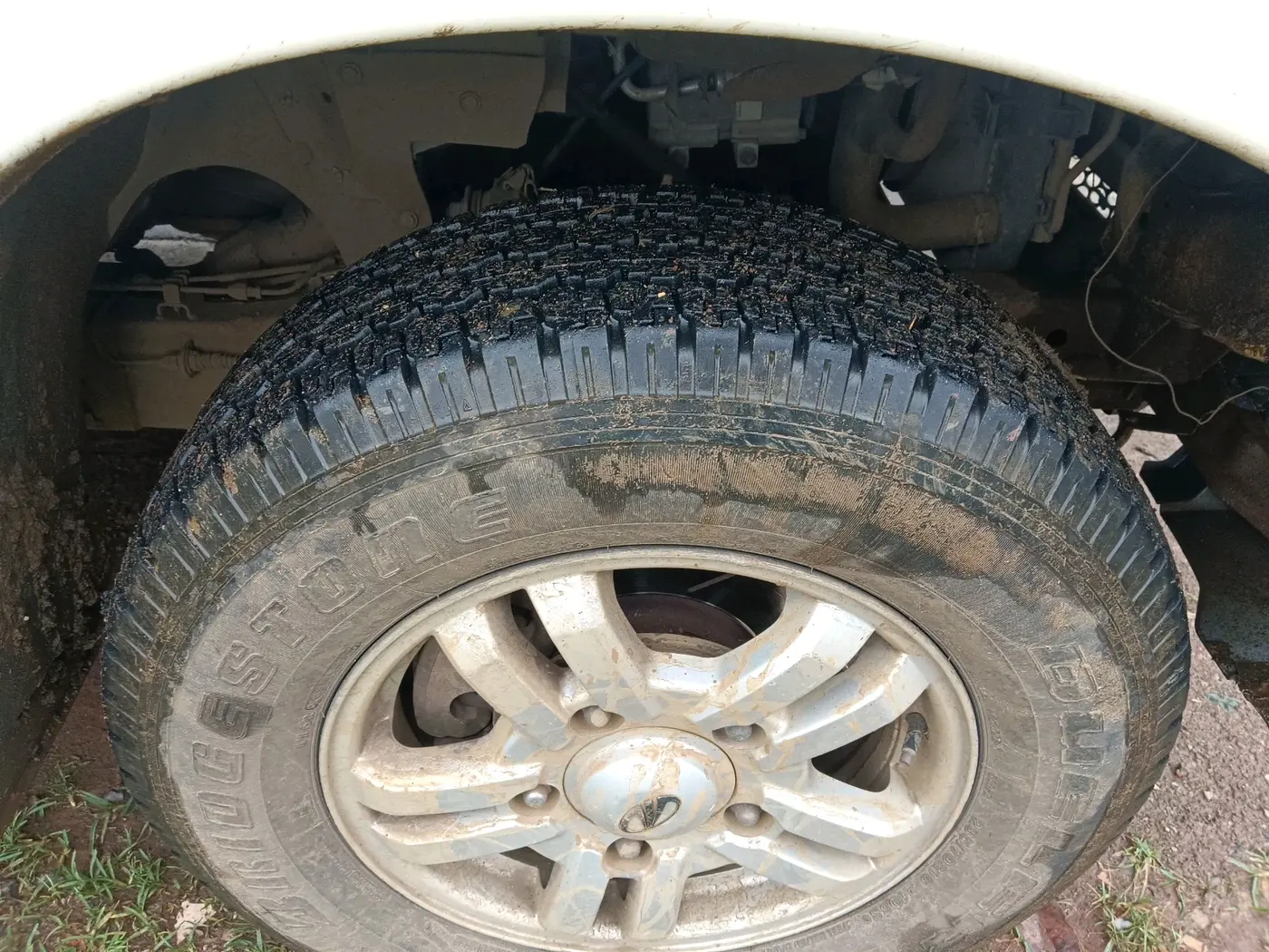 2014 Mahindra Scorpio VLX 2WD BS-III, Diesel, Manual, 1,99,396 km, tyre