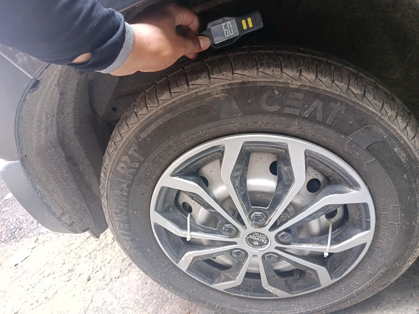 2025 Maruti S PRESSO LXI, Petrol, Manual, 7,020 km, tyre