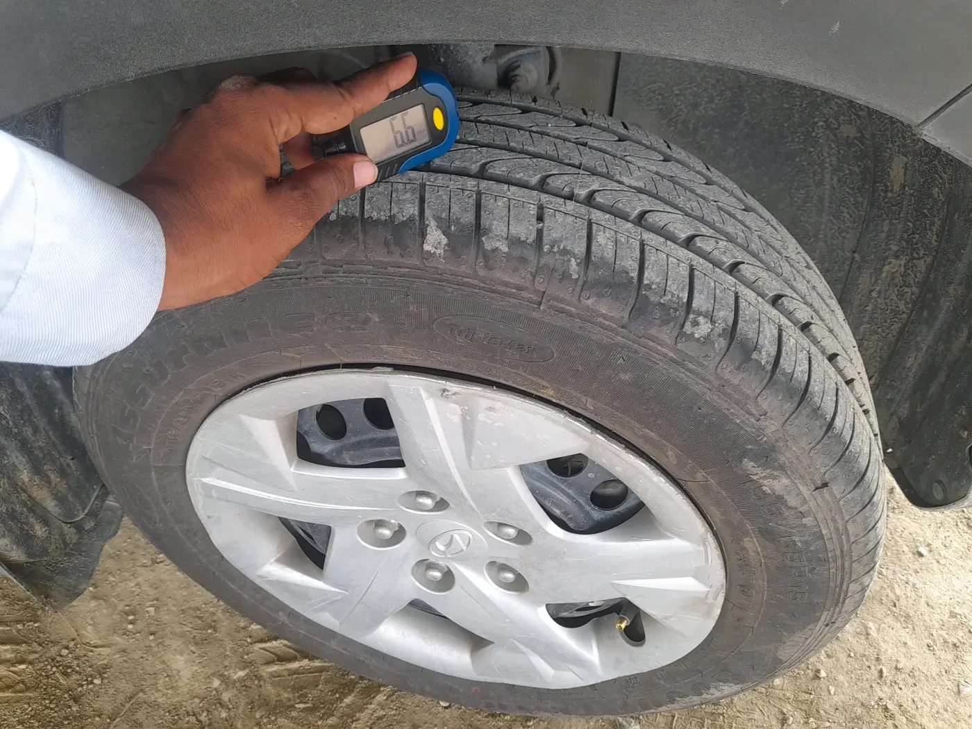 2021 Hyundai VENUE S 1.2, Petrol, Manual, 44,983 km, tyre