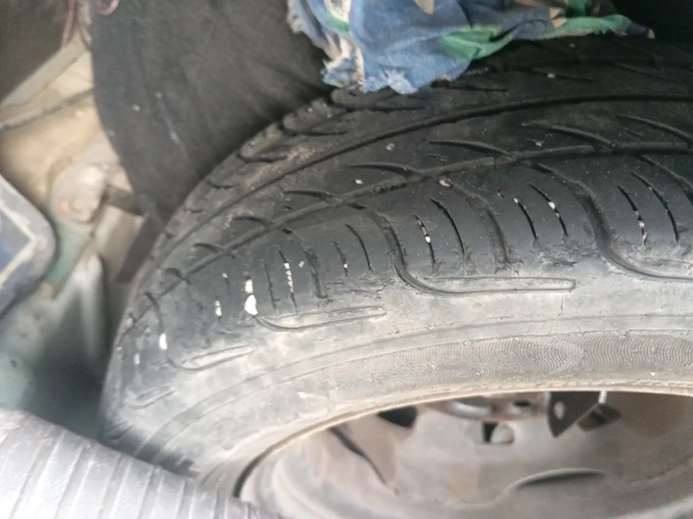 2012 Hyundai Santro Xing GL PLUS, CNG, Manual, 1,03,389 km, tyre