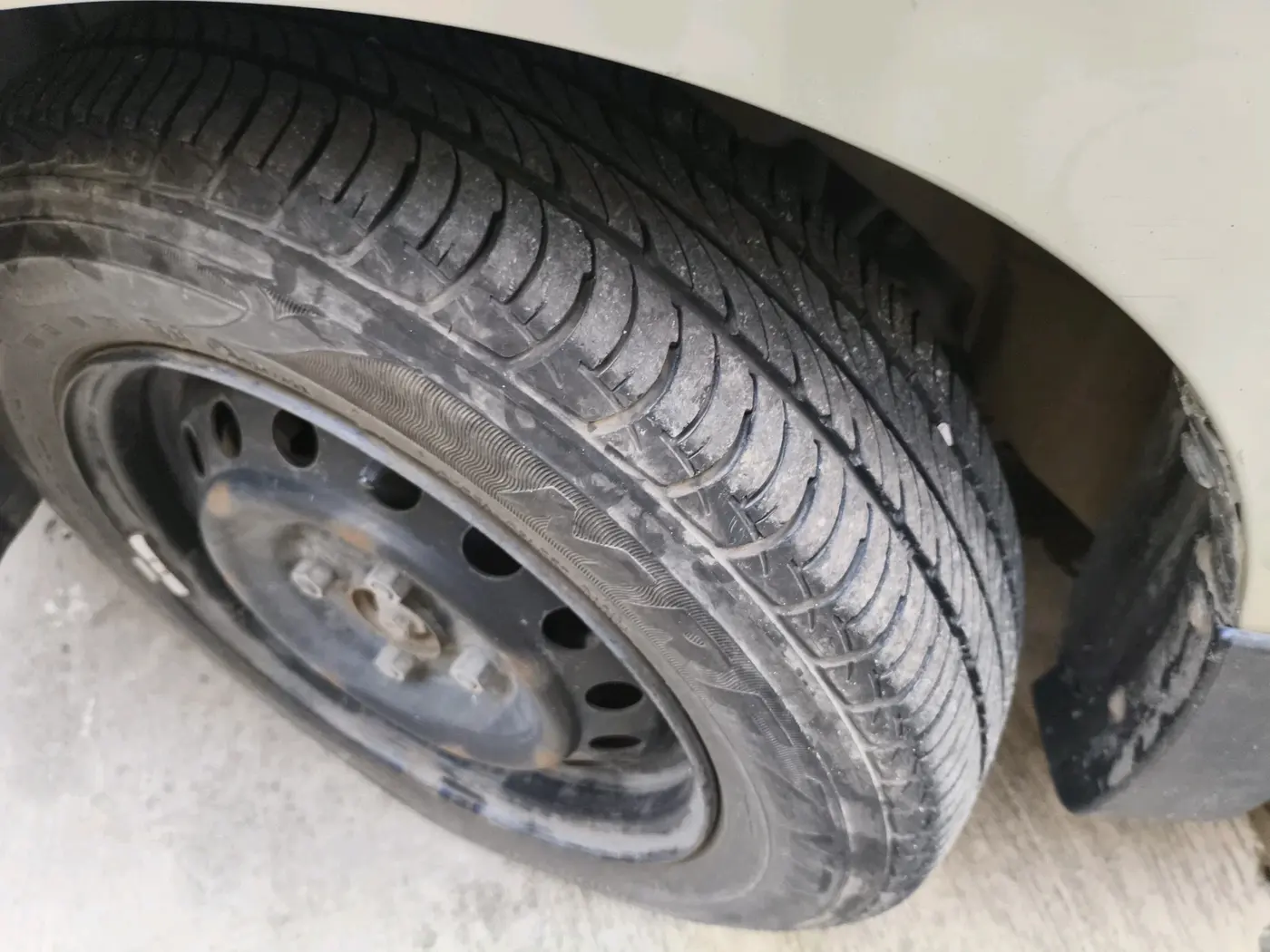 2014 Maruti Celerio VXI AMT, Petrol, Automatic, 55,064 km, tyre