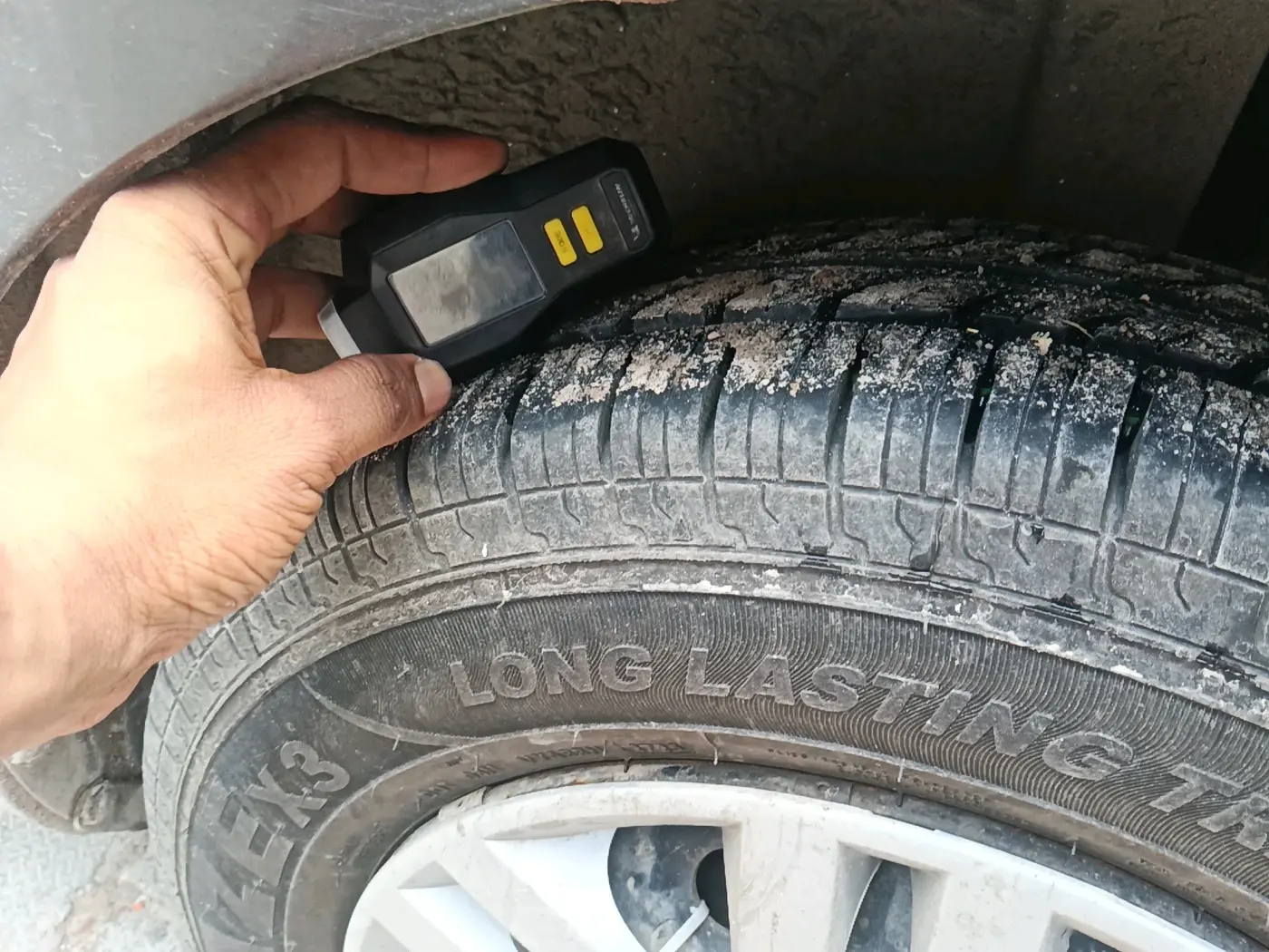 2016 Maruti Swift VXI, Petrol, Manual, 53,237 km, tyre
