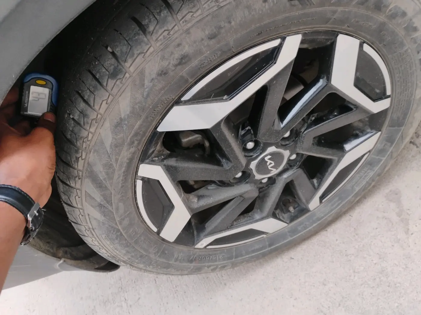 2025 KIA SELTOS HTX (O)1.5 Diesel MT, Diesel, Manual, 41,705 km, tyre