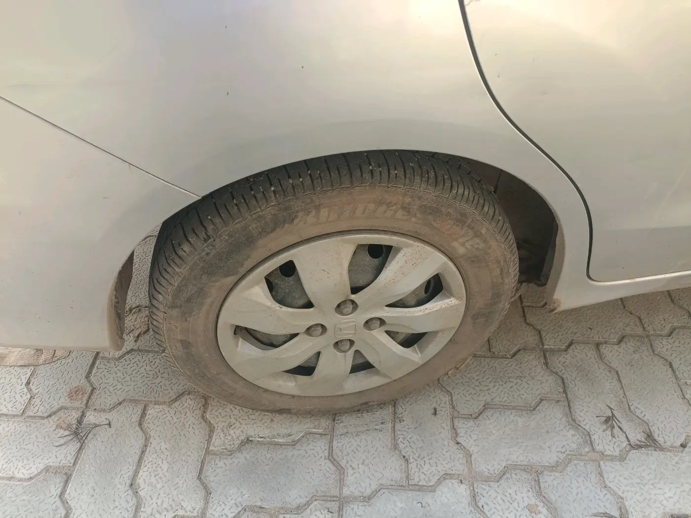 2014 Honda Mobilio 1.5L I-DTEC S, Diesel, Manual, 1,71,399 km, tyre