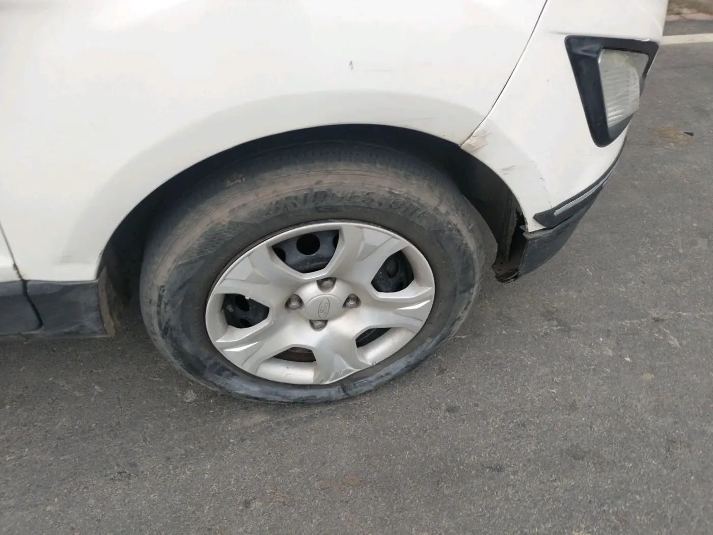 2019 Ford Ecosport AMBIENTE 1.5L DIESEL, Diesel, Manual, 1,00,056 km, tyre
