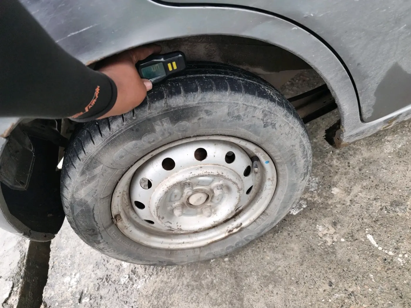 2014 Maruti Wagon R 1.0 LXI CNG, CNG, Manual, 1,64,369 km, tyre