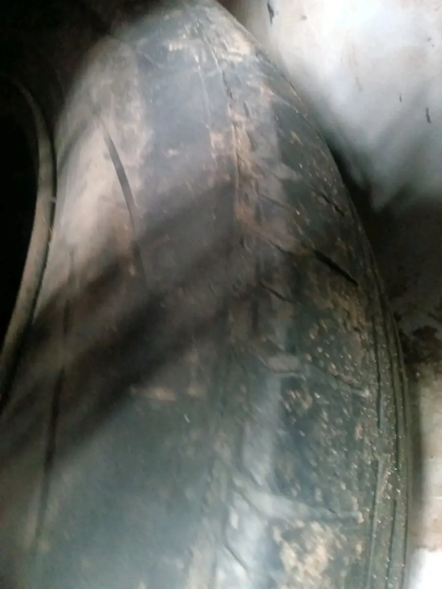2021 Hyundai VENUE S+ 1.2, Petrol, Manual, 54,017 km, tyre