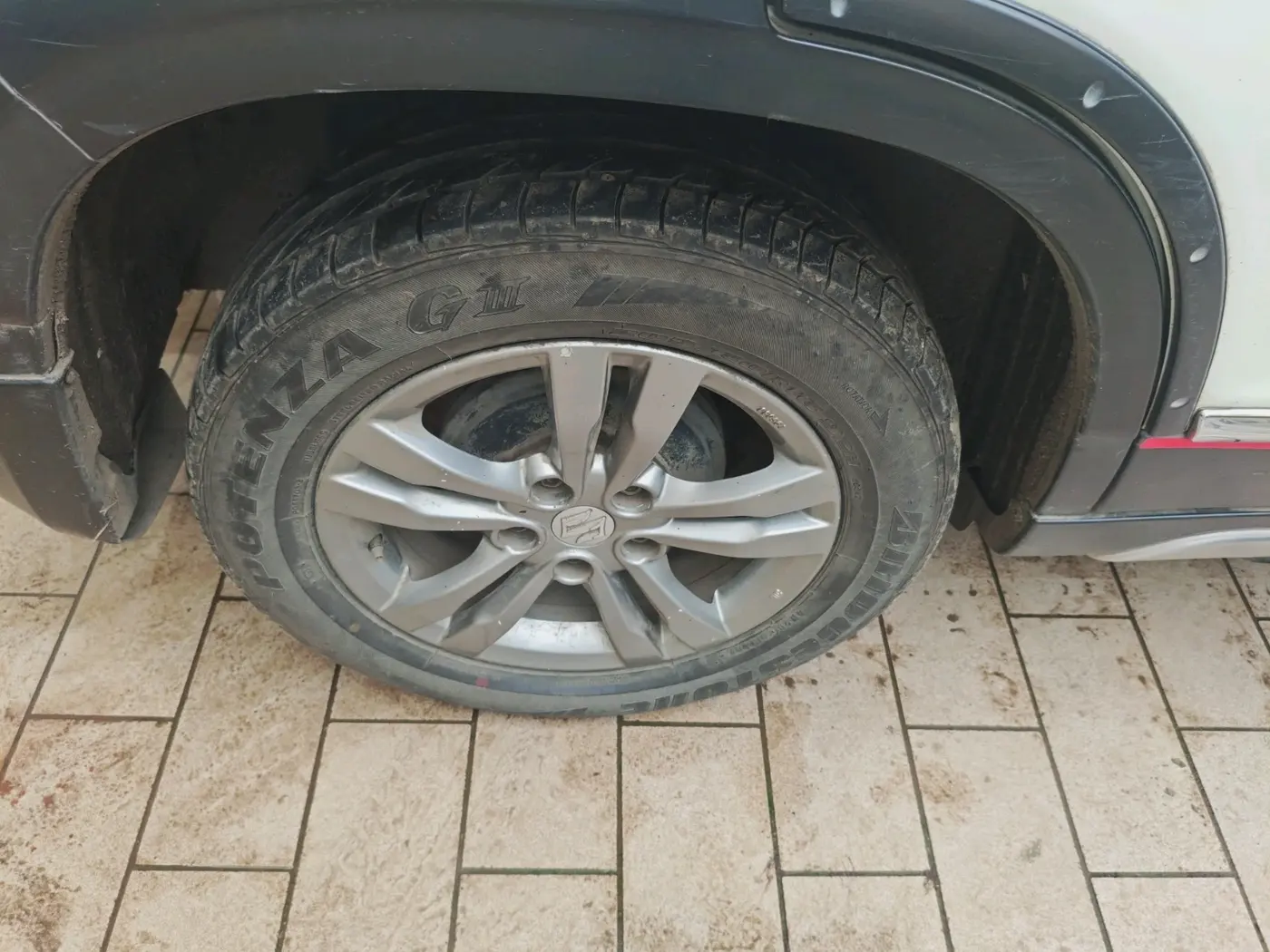 2016 Maruti Vitara Brezza VDI, Diesel, Manual, 1,36,986 km, tyre