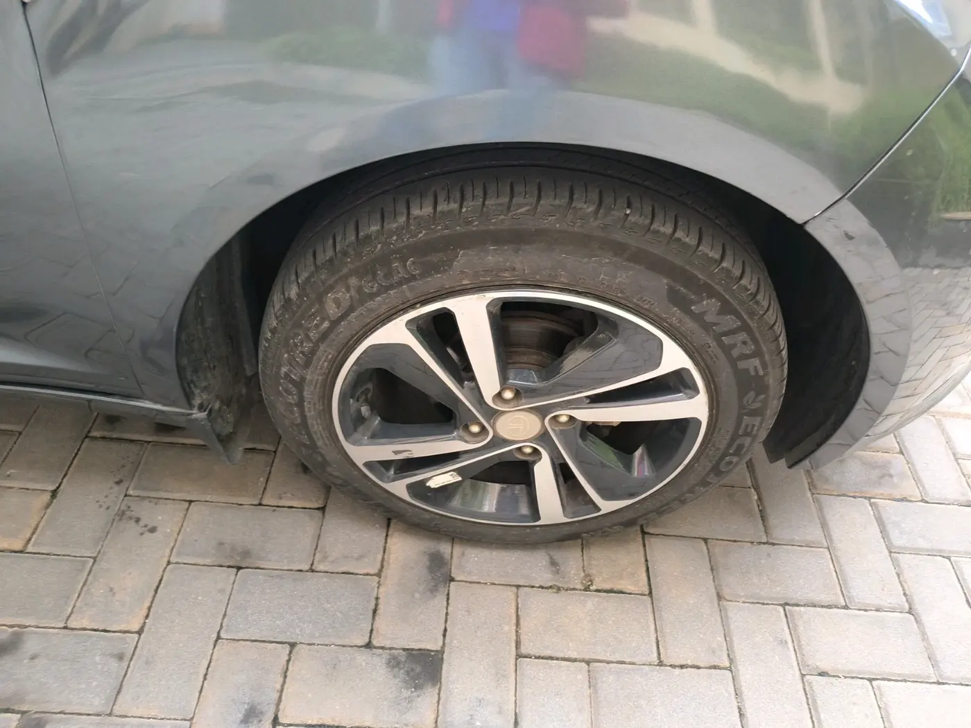 2024 Tata ALTROZ XZ PETROL, Petrol, Manual, 8,798 km, tyre