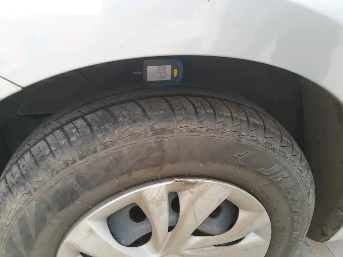 2021 Maruti Swift VXI, Petrol, Manual, 25,305 km, tyre