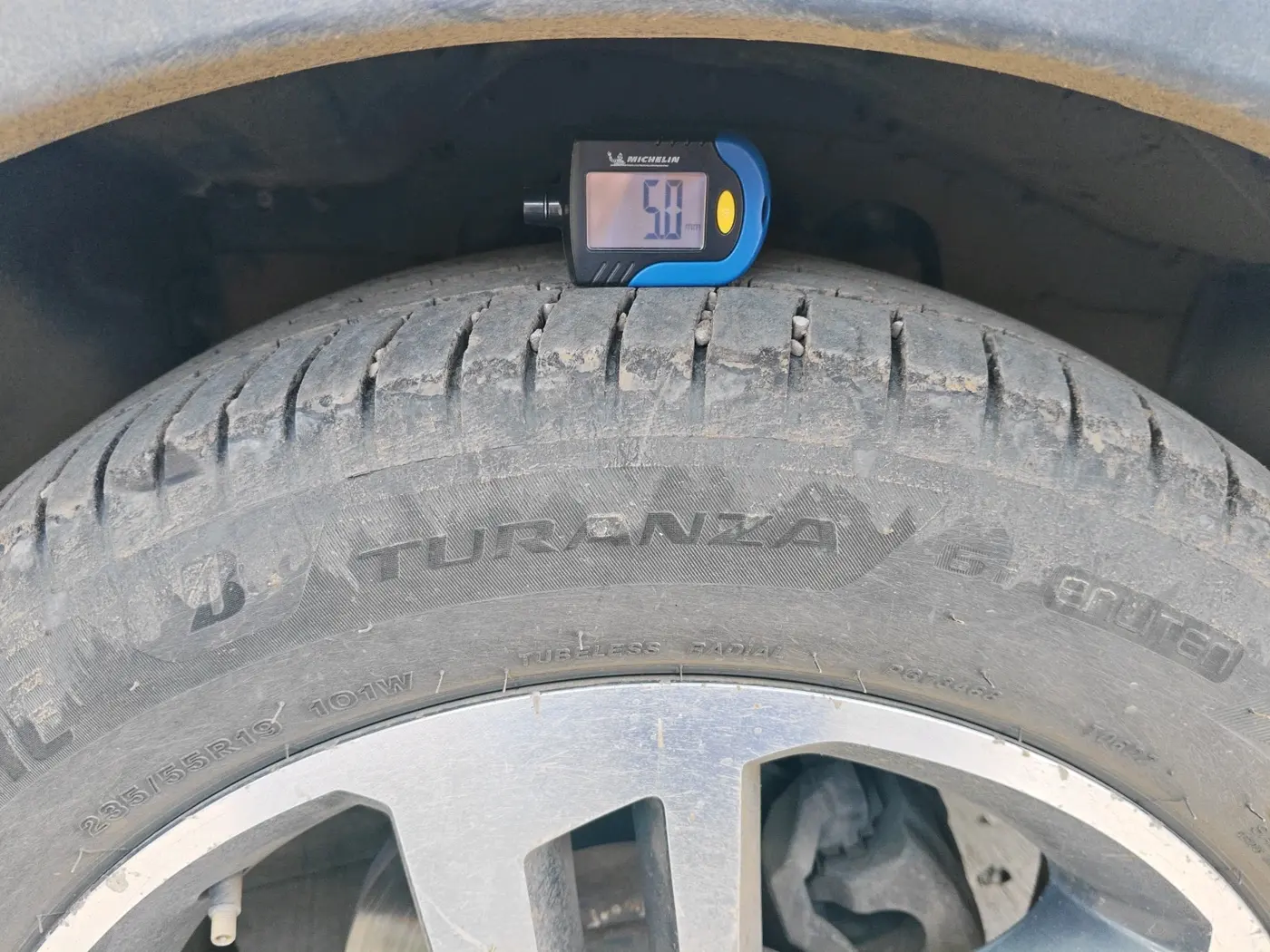 2018 Tata Hexa XT 4X2 7 STR, Diesel, Manual, 1,61,669 km, tyre