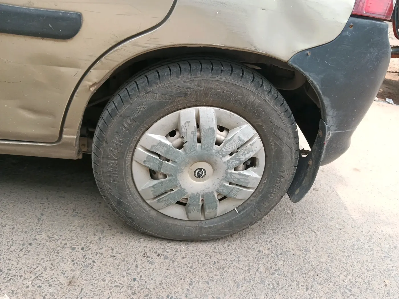 2011 Maruti Alto LXI, CNG, Manual, 1,09,315 km, tyre