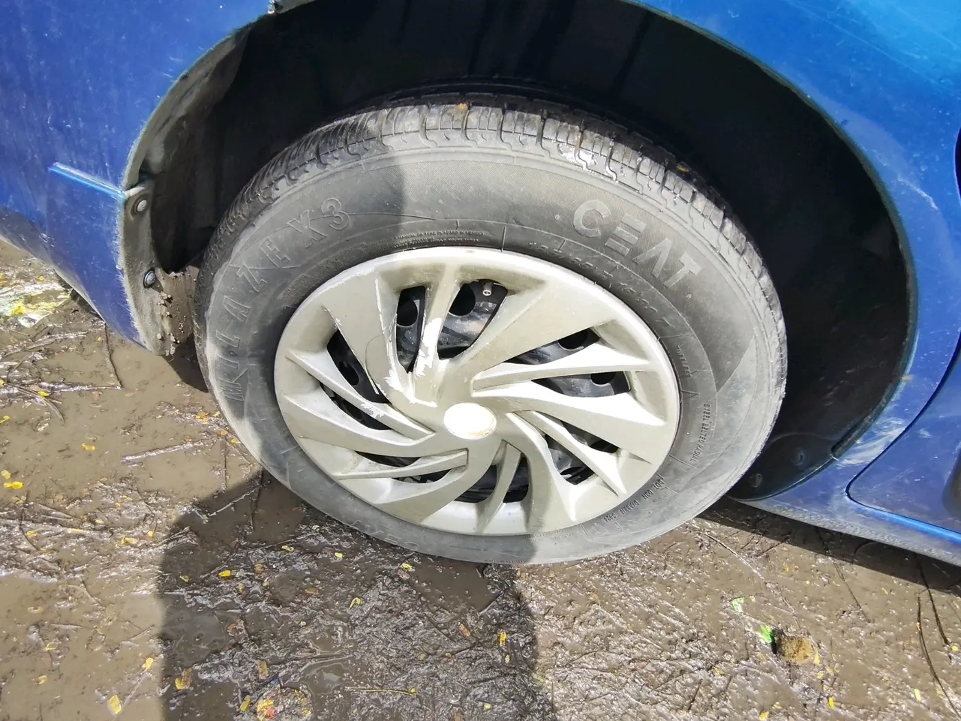2016 Maruti Ertiga VXI CNG, CNG, Manual, 1,97,309 km, tyre