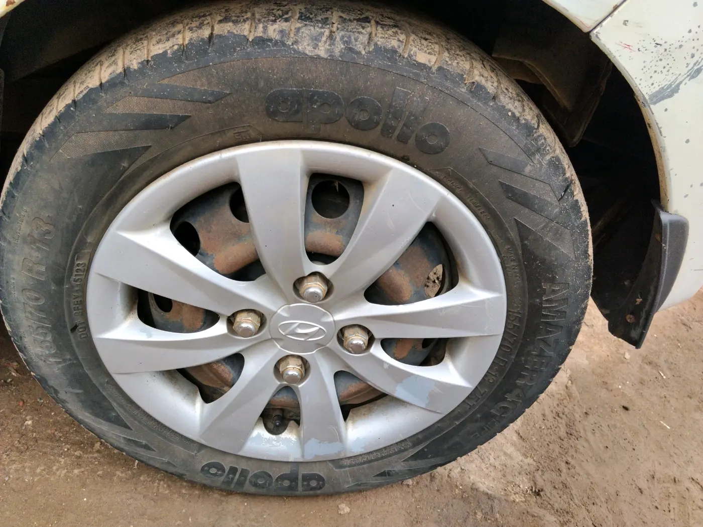 2012 Hyundai Eon MAGNA + LPG, Petrol, Manual, 1,87,254 km, tyre