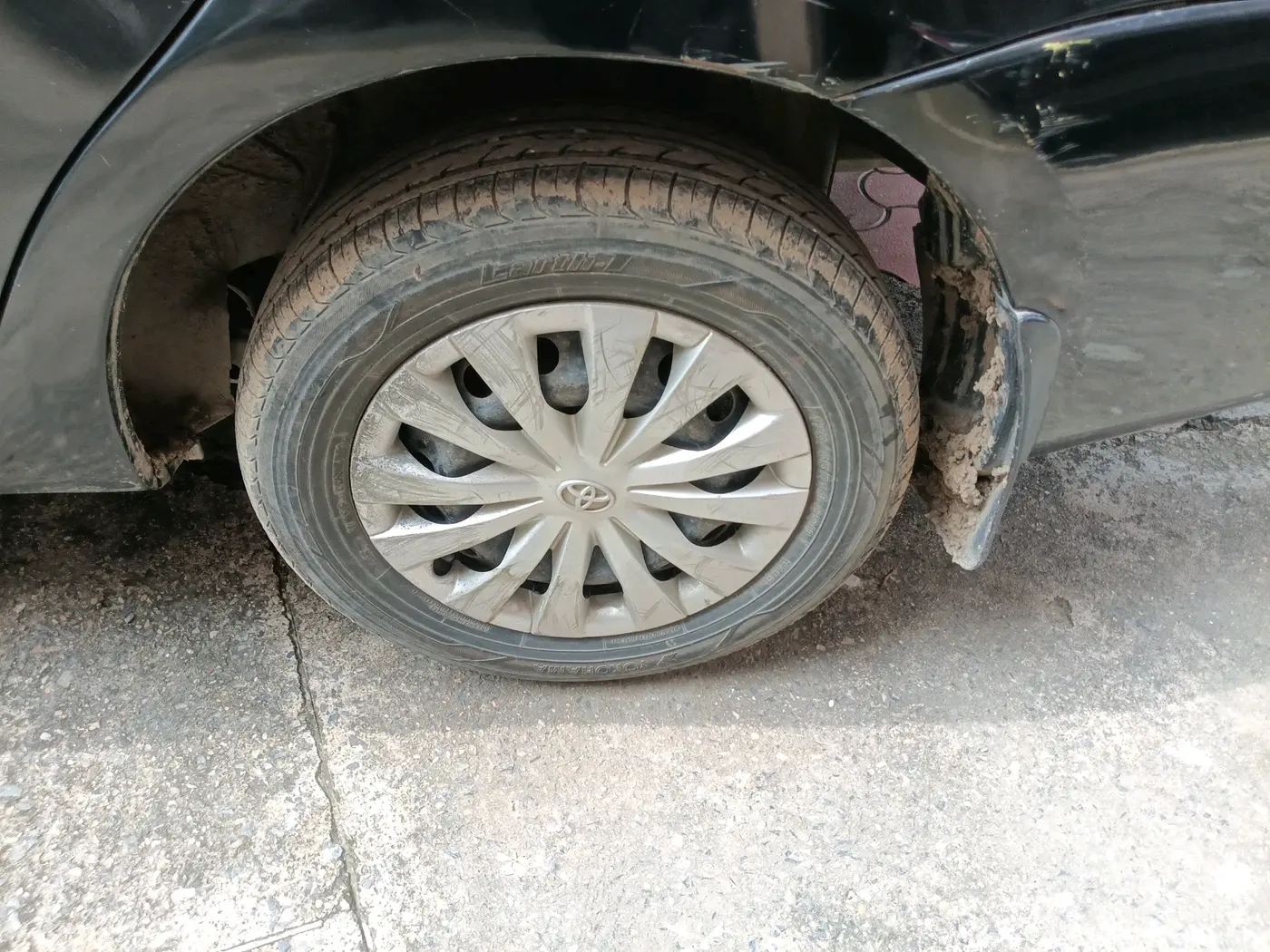 2011 Toyota Etios G, Petrol, Manual, 22,809 km, tyre