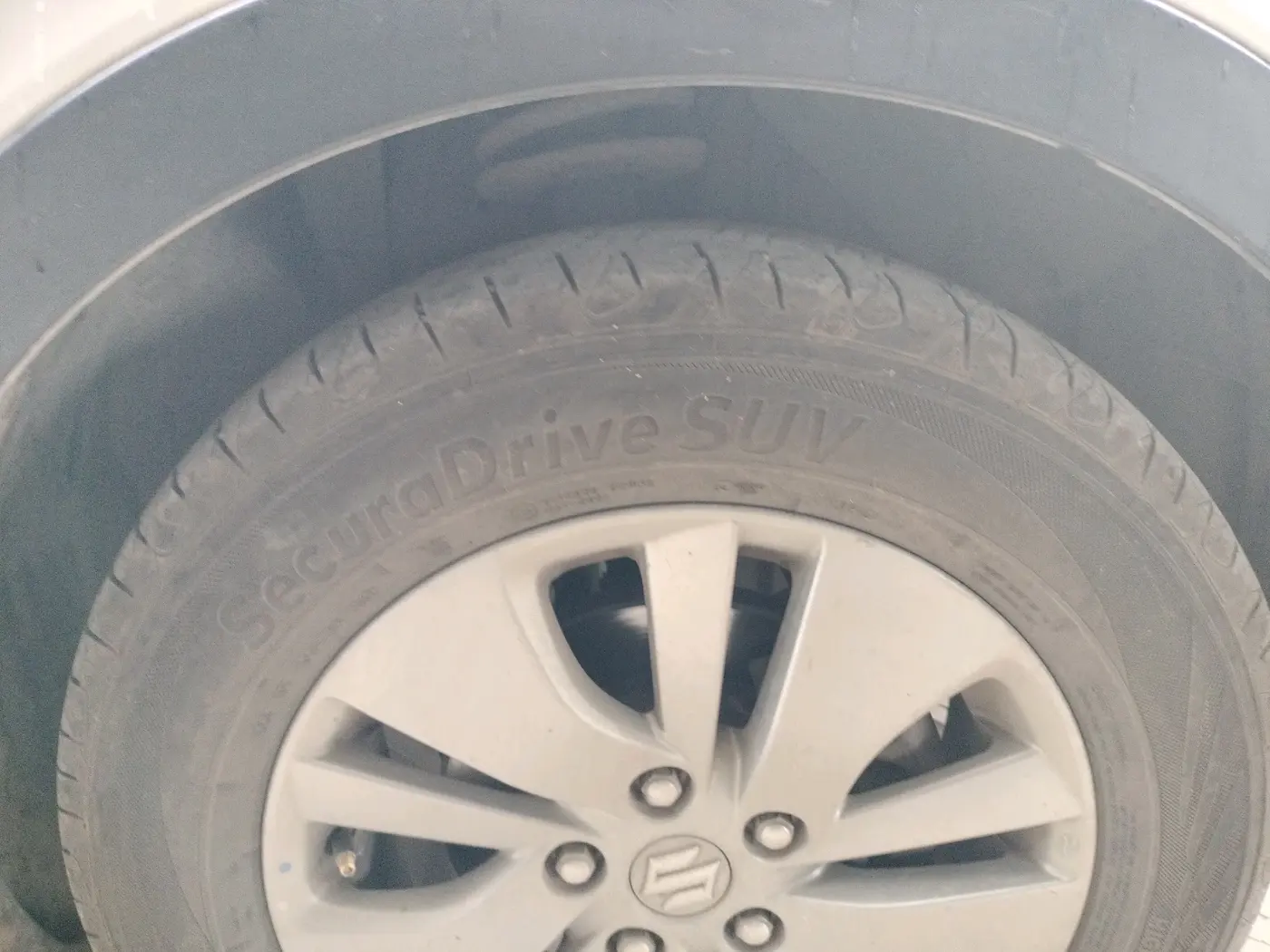 2016 Maruti S Cross ALPHA 1.3, Diesel, Manual, 1,52,353 km, tyre