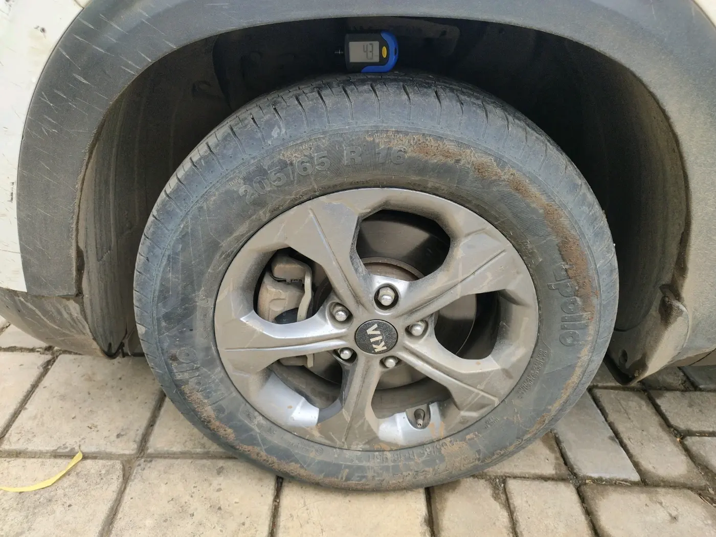 2020 KIA SELTOS HTK PLUS AT 1.5 DIESEL, Diesel, Automatic, 2,21,399 km, tyre