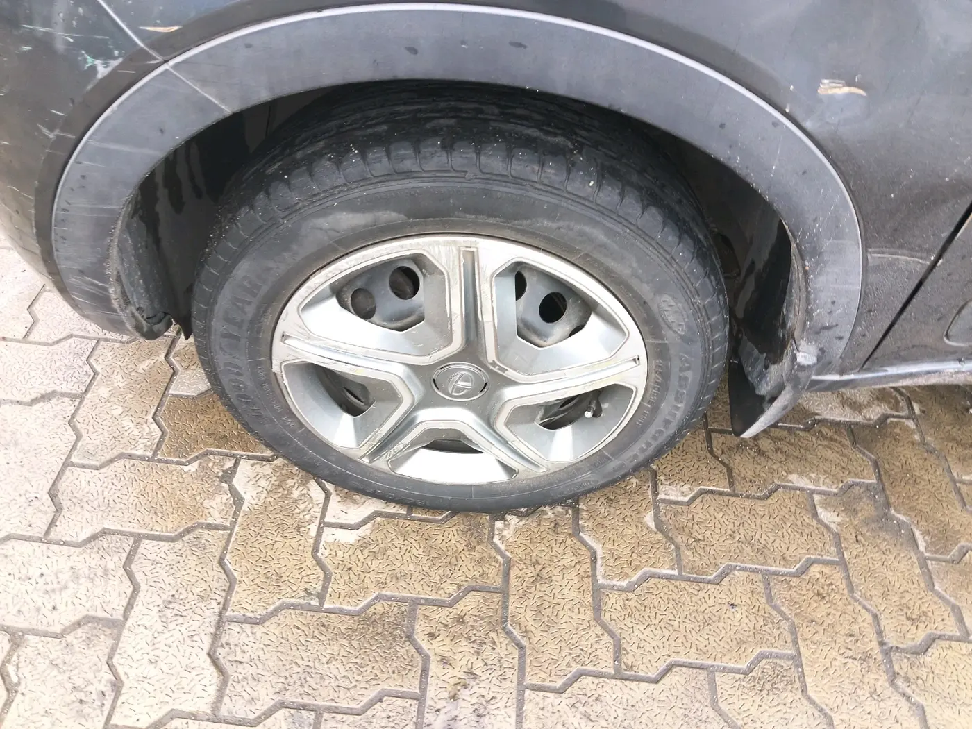 2018 Tata NEXON XM PETROL, Petrol, Manual, 1,16,003 km, tyre