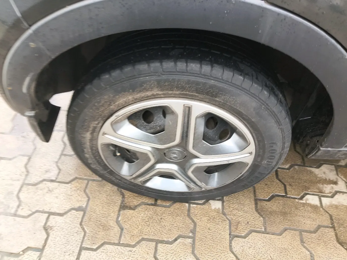 2018 Tata NEXON XM PETROL, Petrol, Manual, 1,16,003 km, tyre
