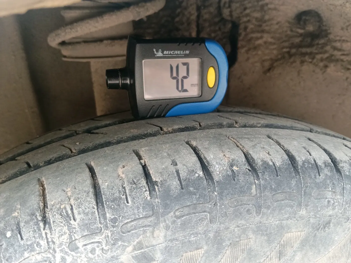 2019 Tata Tiago XZ PETROL, Petrol, Manual, 63,716 km, tyre