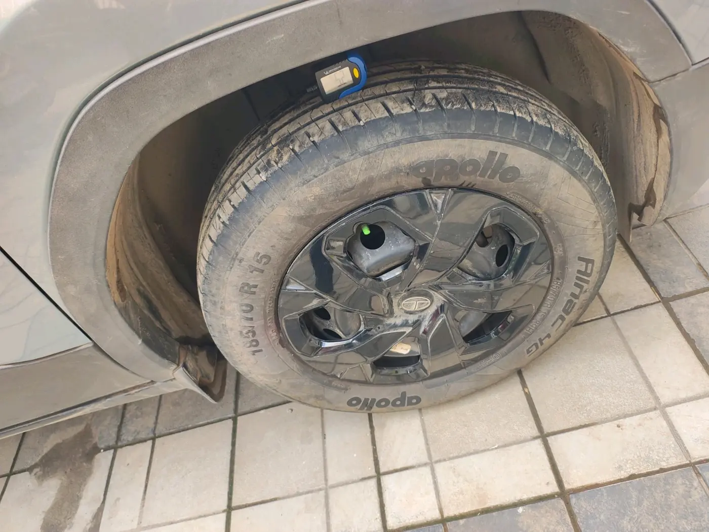 2023 Tata PUNCH ADVENTURE RHYTHM PACK MT, Petrol, Manual, 37,102 km, tyre