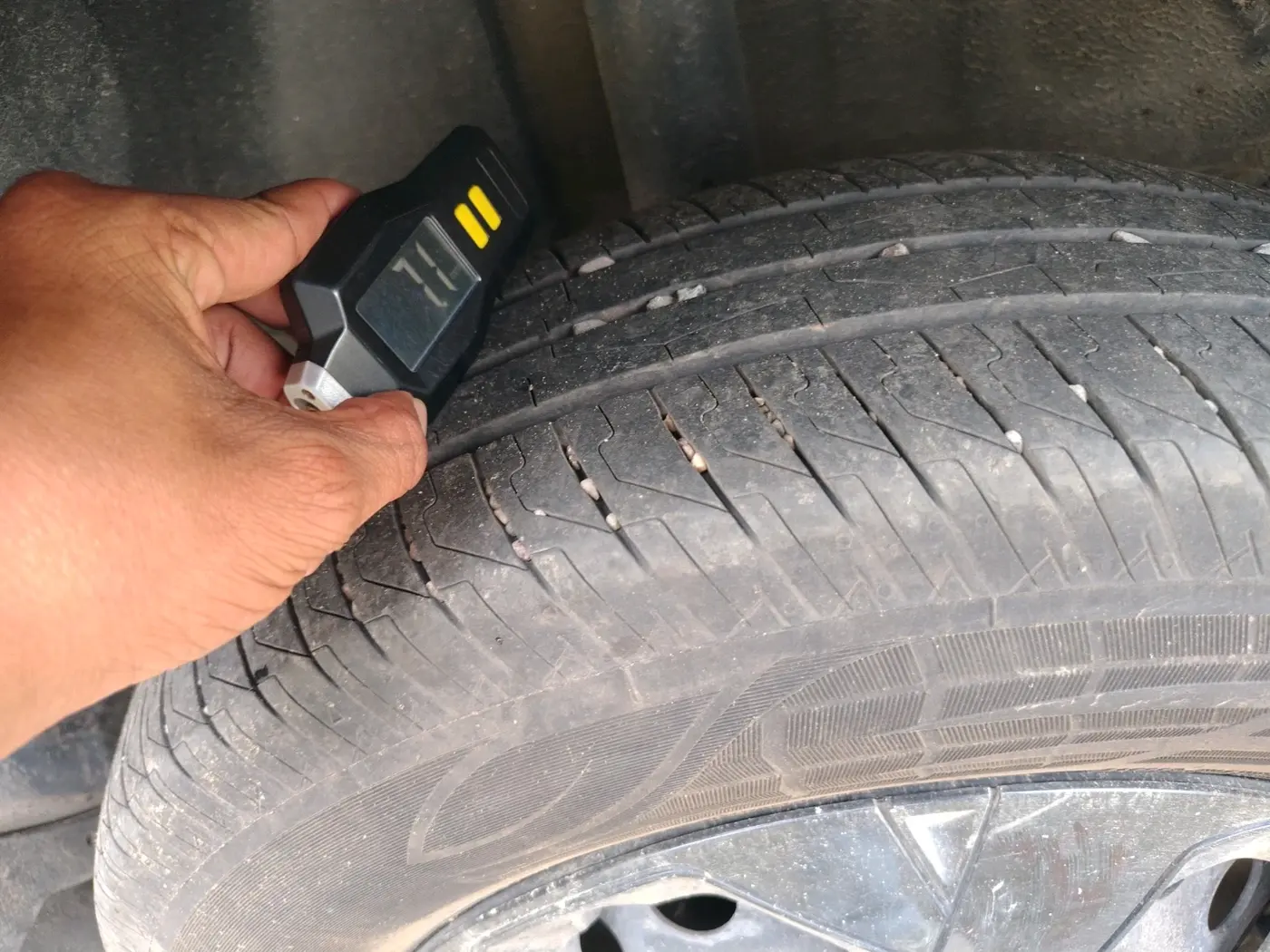 2025 Tata PUNCH ADVENTURE MT, Petrol, Manual, 10,110 km, tyre