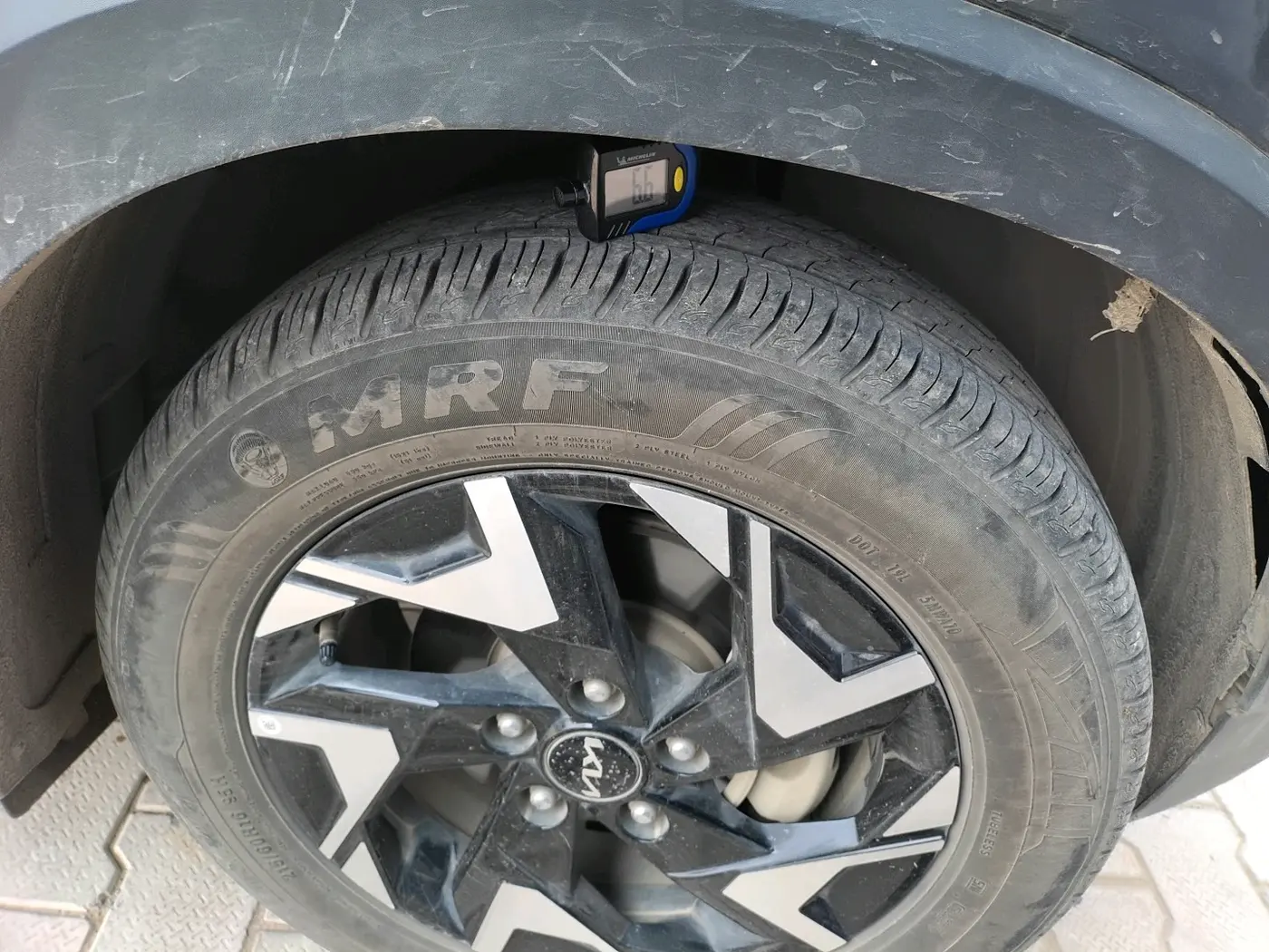 2025 KIA SONET HTK PLUS 1.2 PETROL MT, Petrol, Manual, 7,455 km, tyre