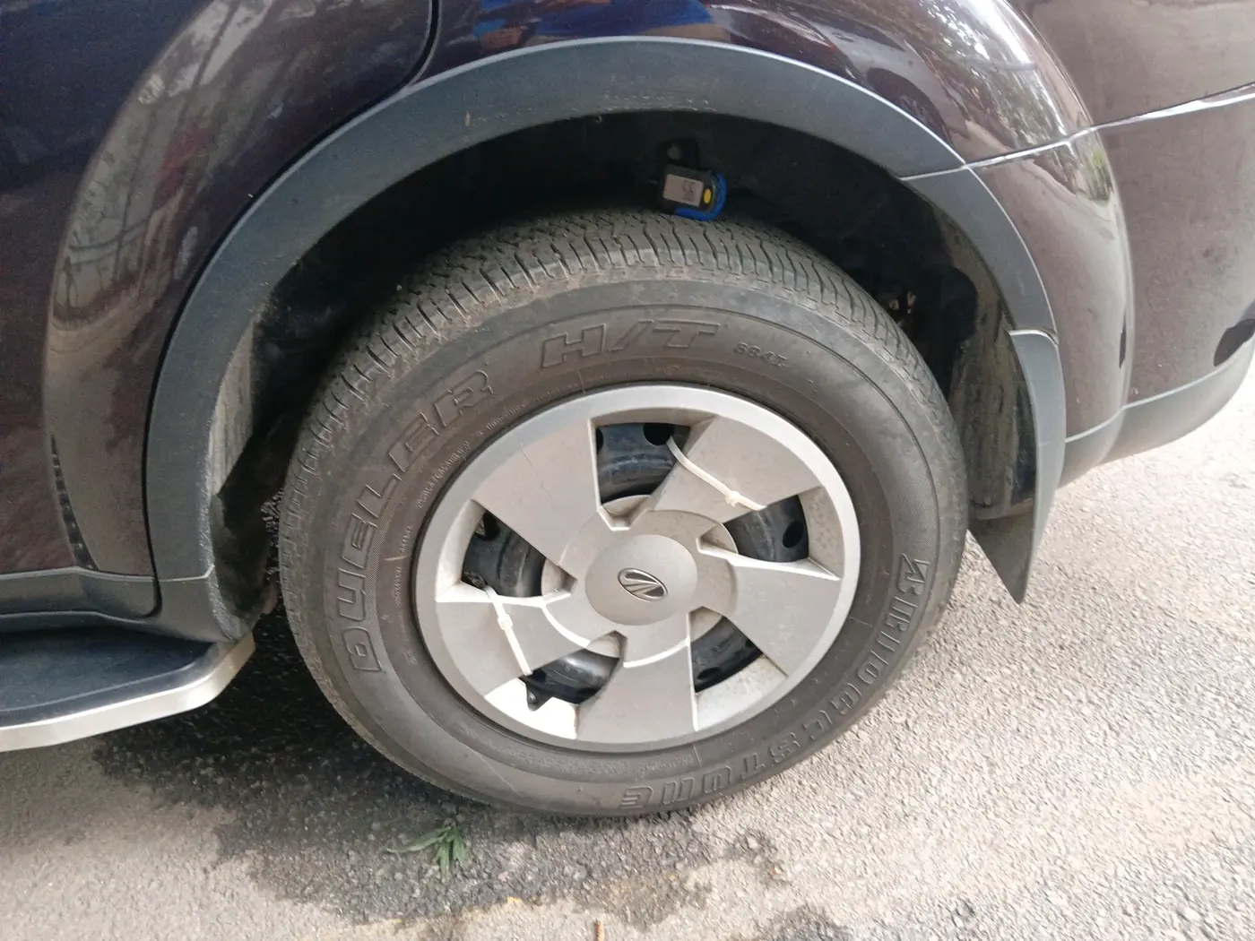 2019 Mahindra XUV500 W7, Diesel, Manual, 28,062 km, tyre