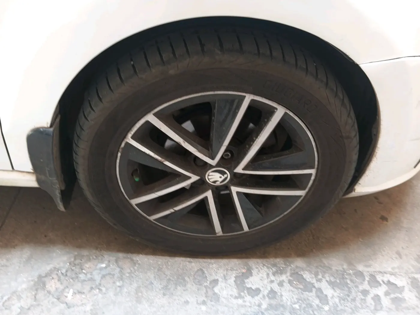 2019 Skoda Rapid STYLE 1.5 TDI AT, Diesel, Automatic, 1,31,283 km, tyre