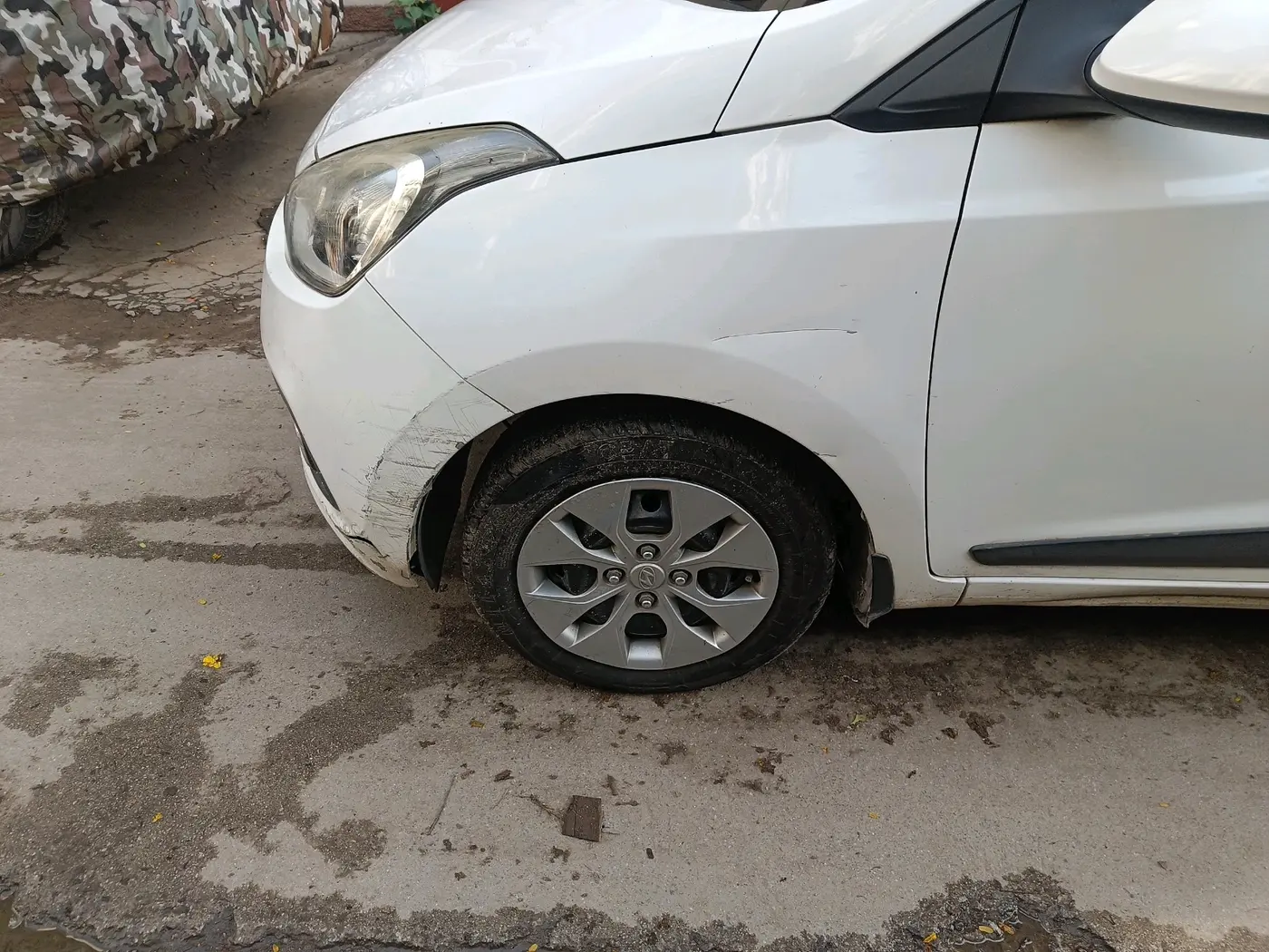 2014 Hyundai Xcent S 1.2, Petrol, Manual, 70,000 km, tyre