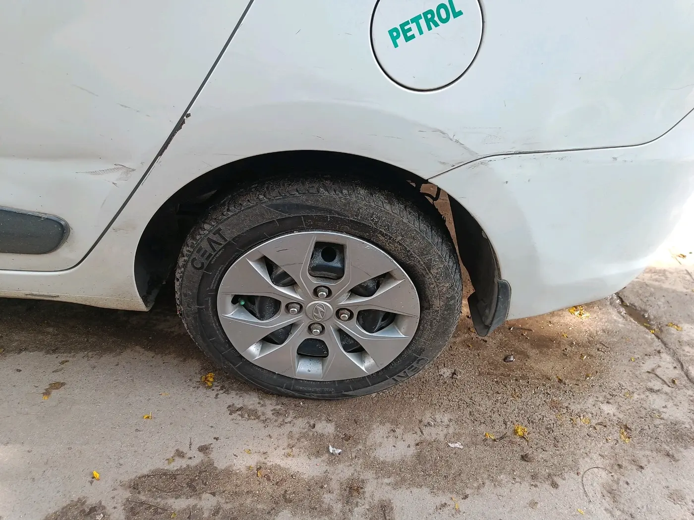 2014 Hyundai Xcent S 1.2, Petrol, Manual, 70,000 km, tyre