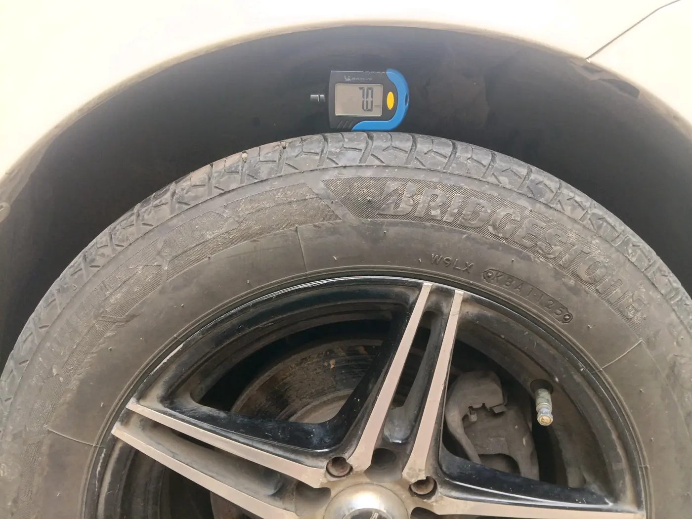 2016 Maruti Ertiga VXI CNG, CNG, Manual, 1,21,060 km, tyre