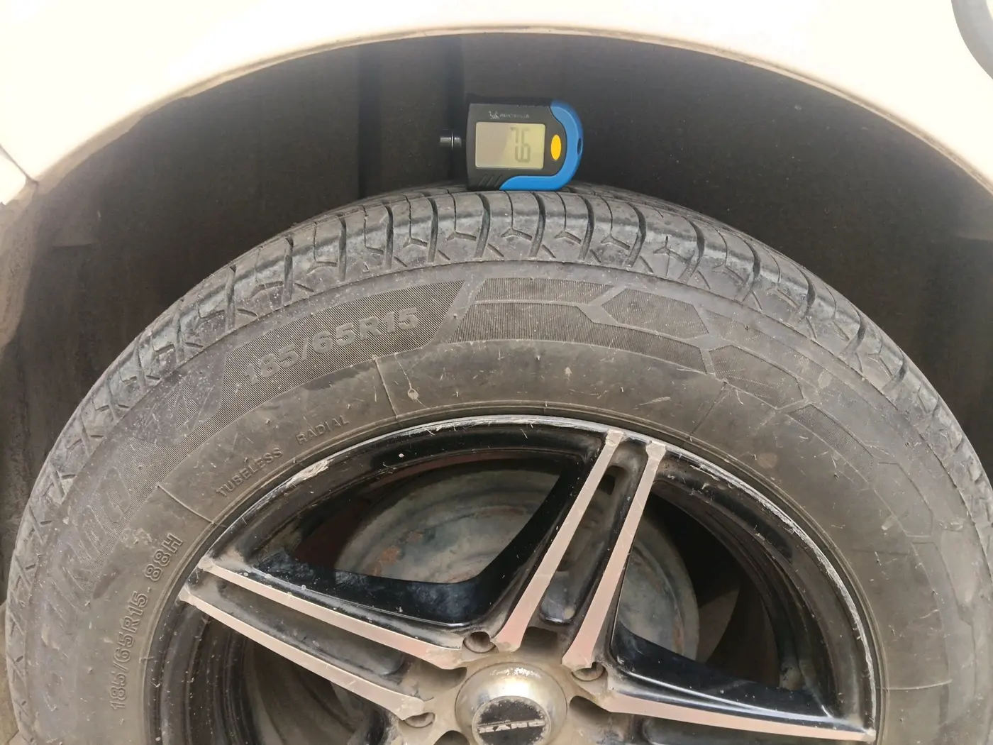 2016 Maruti Ertiga VXI CNG, CNG, Manual, 1,21,060 km, tyre