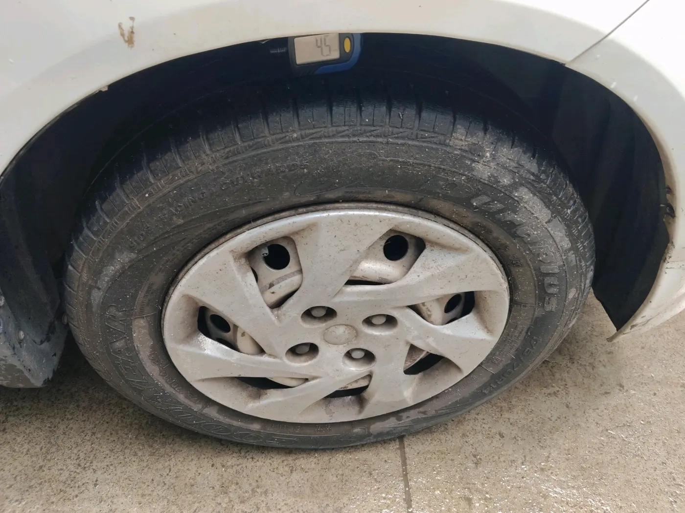 2012 Honda Brio E MT, Petrol, Manual, 59,873 km, tyre