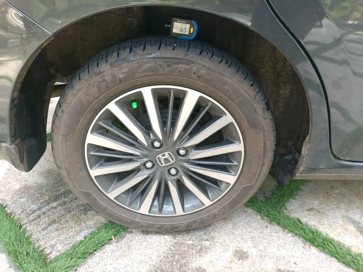 2026 Honda Amaze ZX 1.2 Petrol MT, Petrol, Manual, 1,455 km, tyre