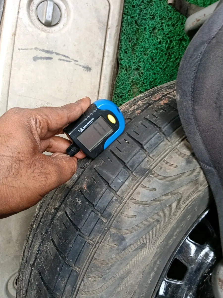 2013 Mahindra Quanto C4, Diesel, Manual, 2,05,389 km, tyre